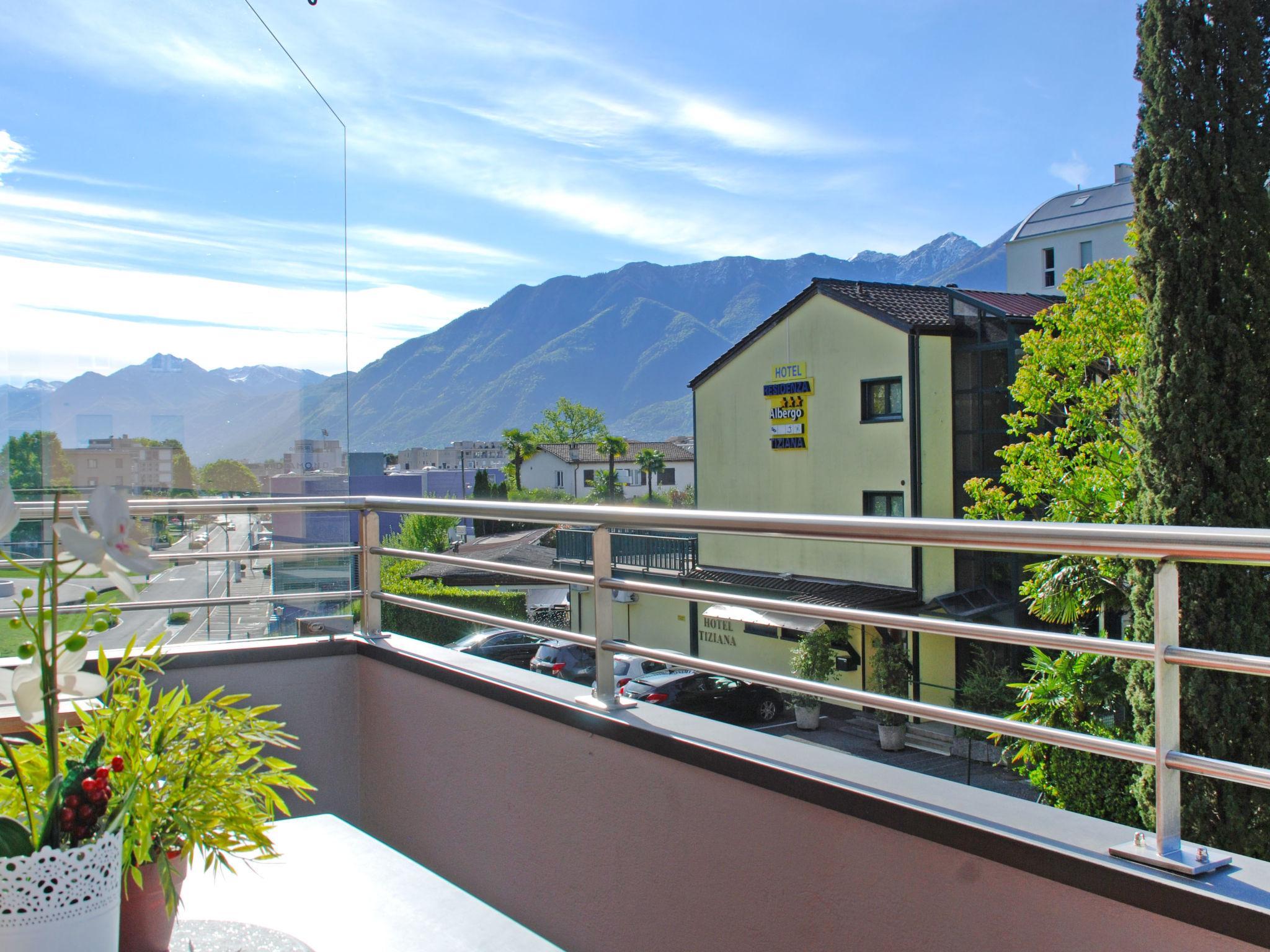 Foto 9 - Apartamento de 1 habitación en Losone con vistas a la montaña