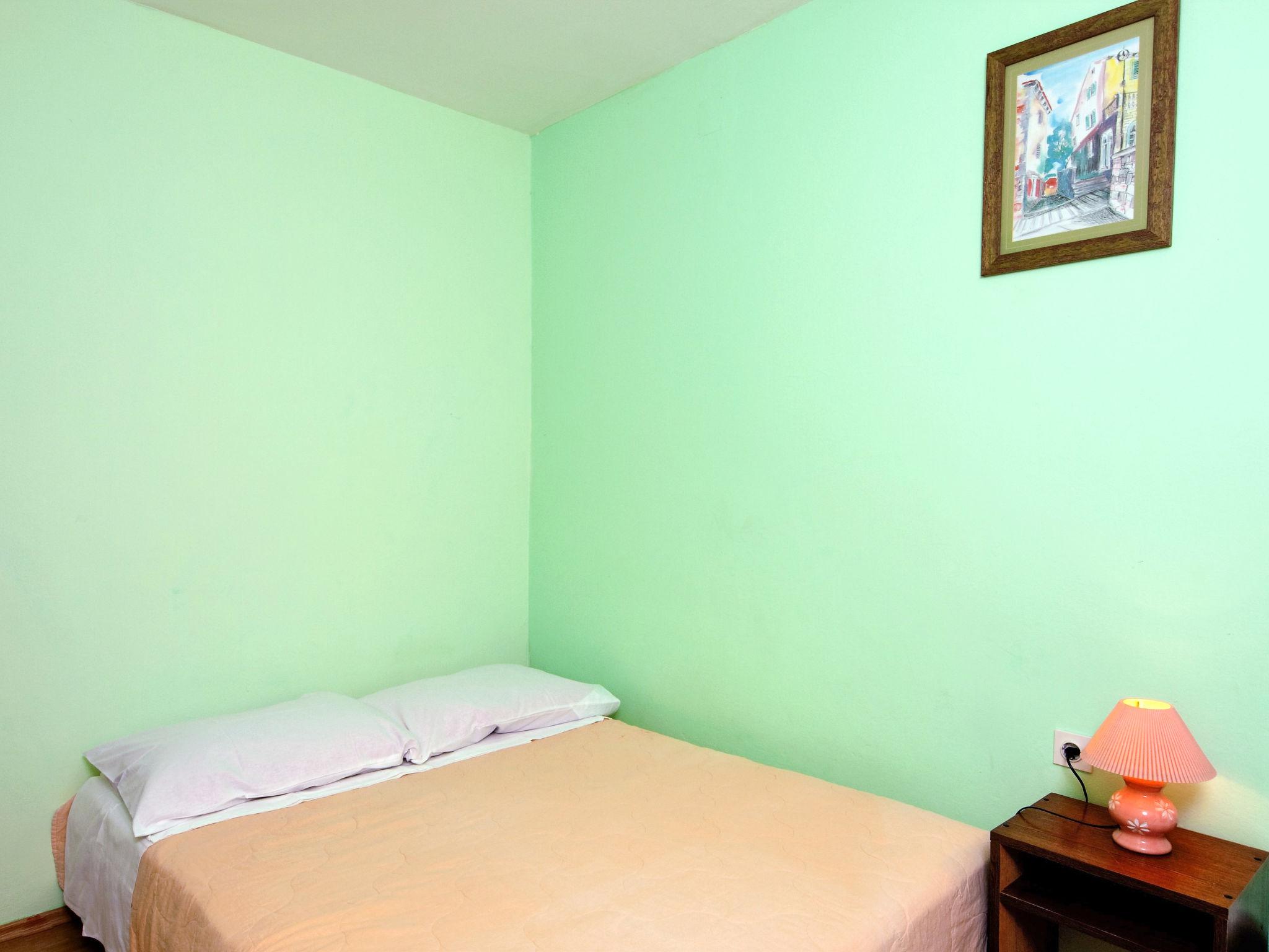 Foto 10 - Appartamento con 2 camere da letto a Labin con piscina e vista mare