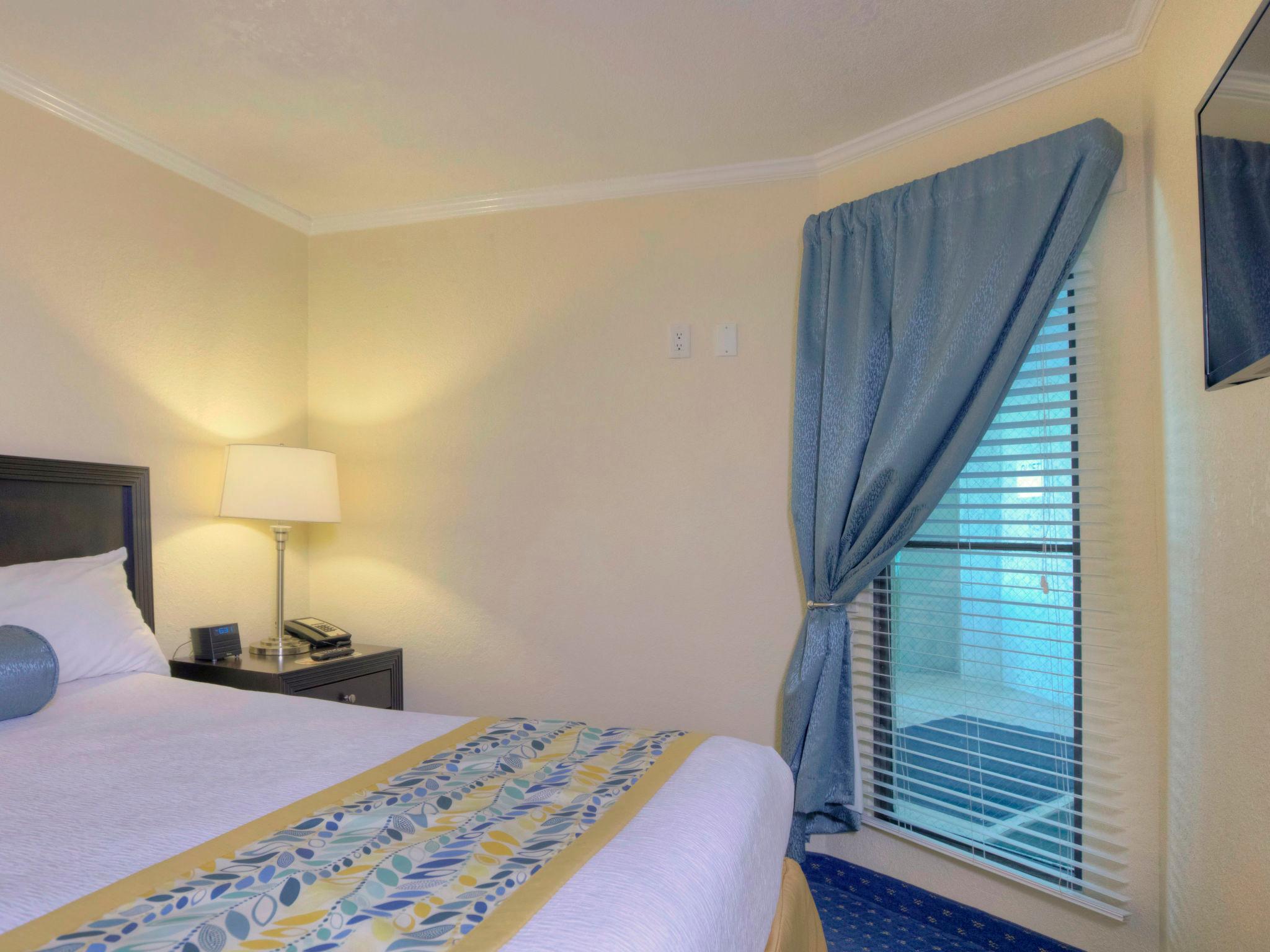 Foto 2 - Apartamento de 1 quarto em Tampa com piscina e vistas do mar