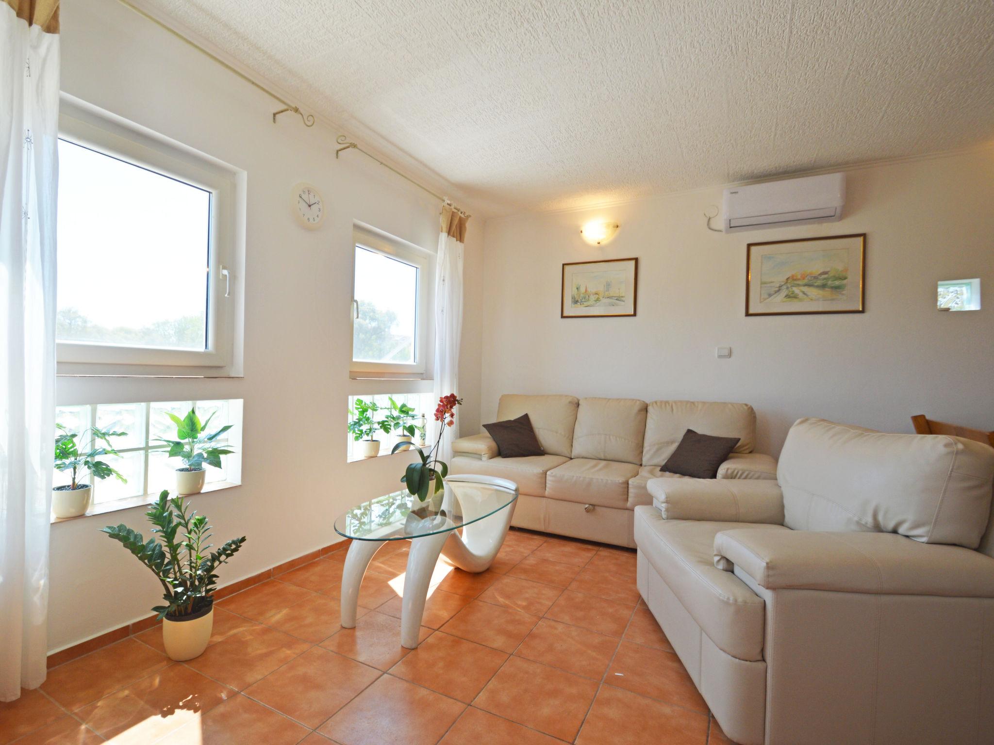 Photo 6 - 3 bedroom House in Pula with private pool and garden