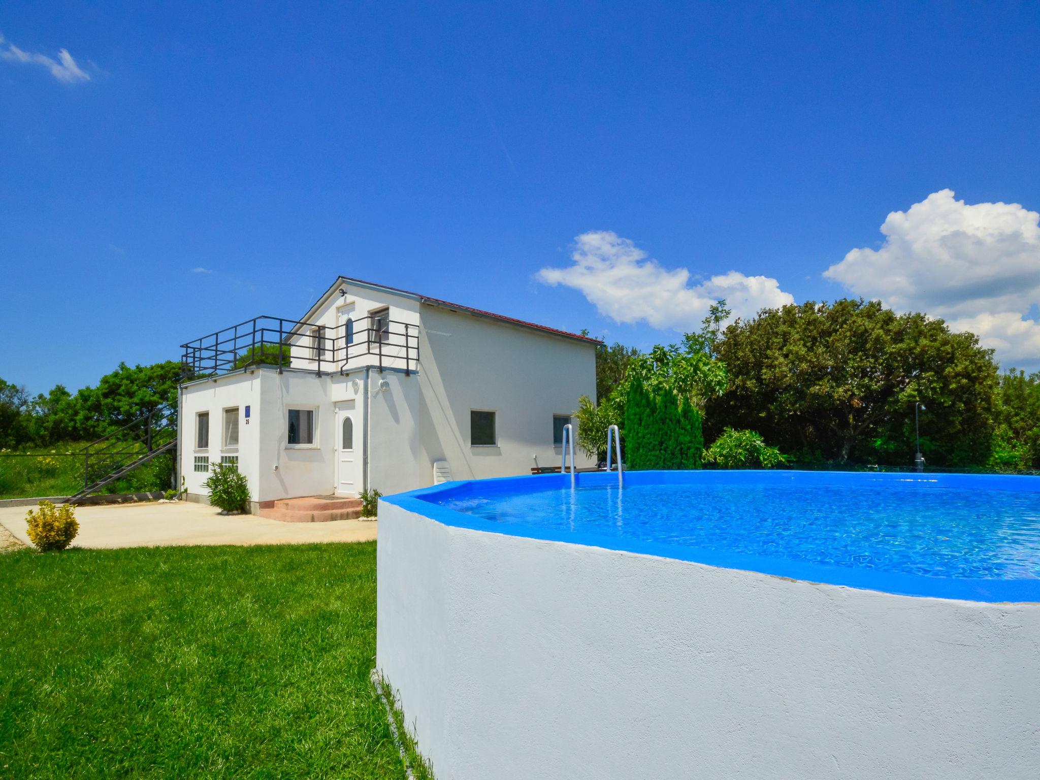 Foto 1 - Casa de 3 quartos em Pula com piscina privada e vistas do mar