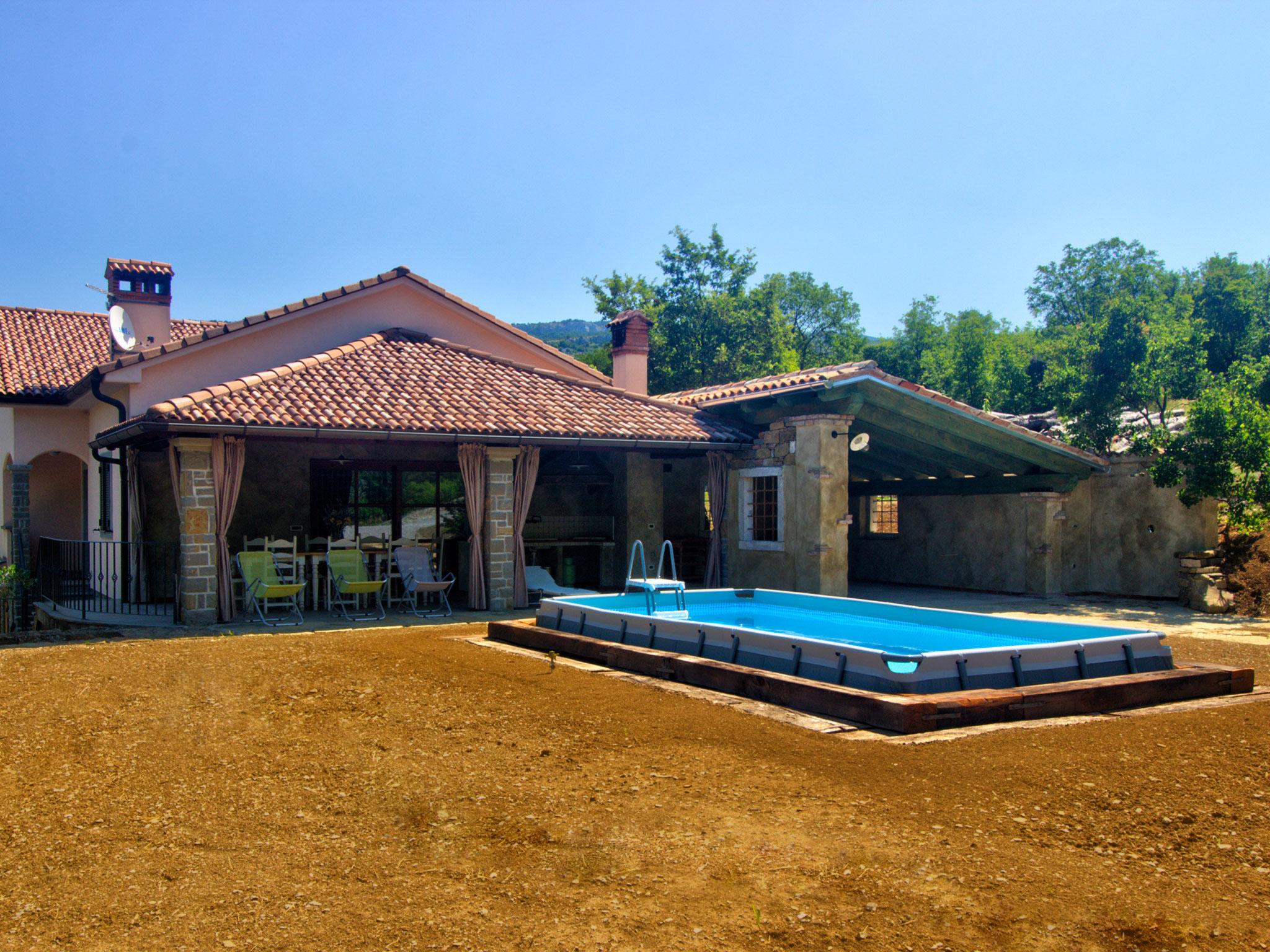 Photo 1 - Appartement de 3 chambres à Koper avec piscine privée et jardin