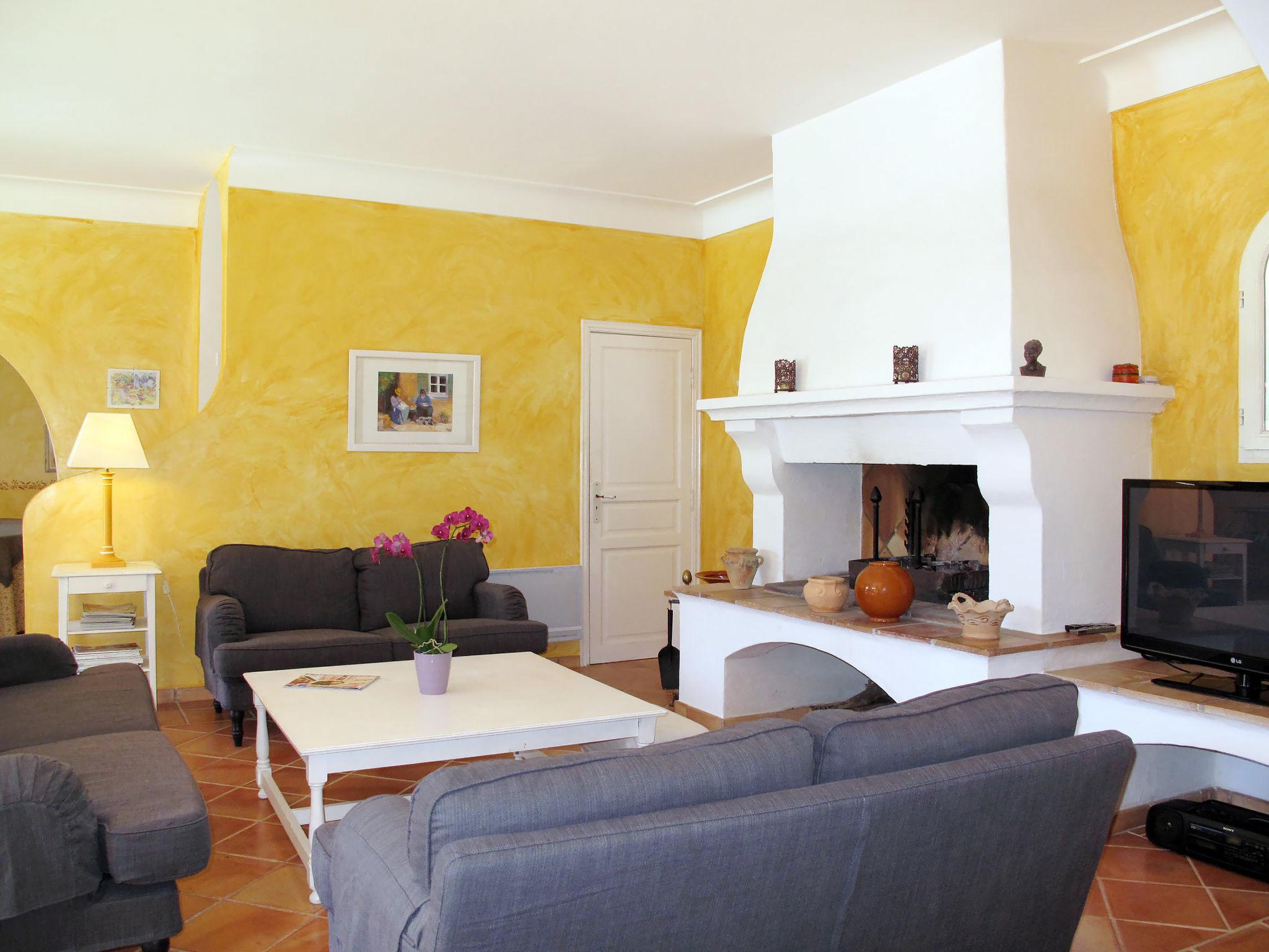 Photo 9 - 4 bedroom House in Draguignan with private pool and terrace