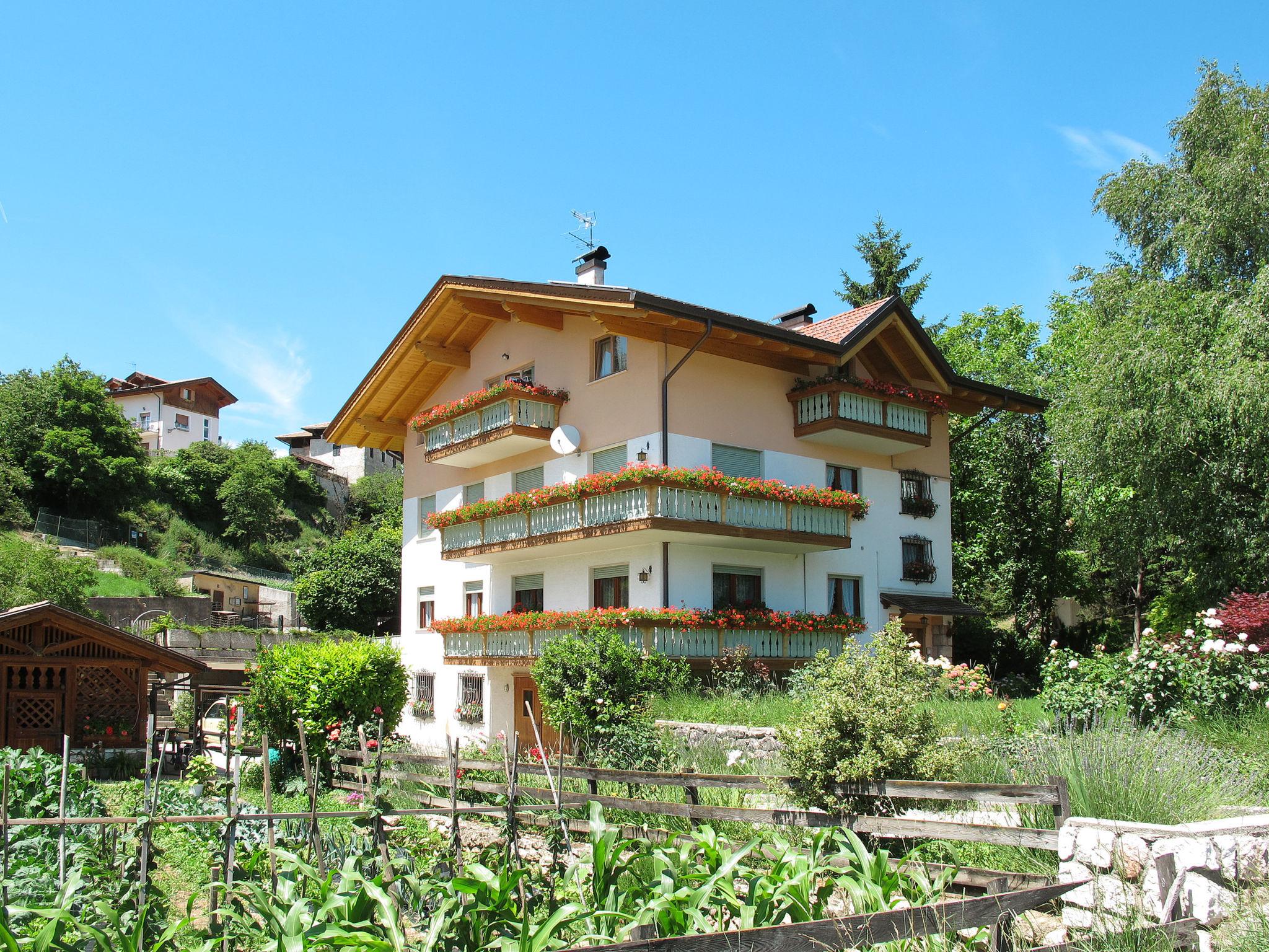 Foto 1 - Apartamento de 3 habitaciones en Predaia con jardín y vistas a la montaña