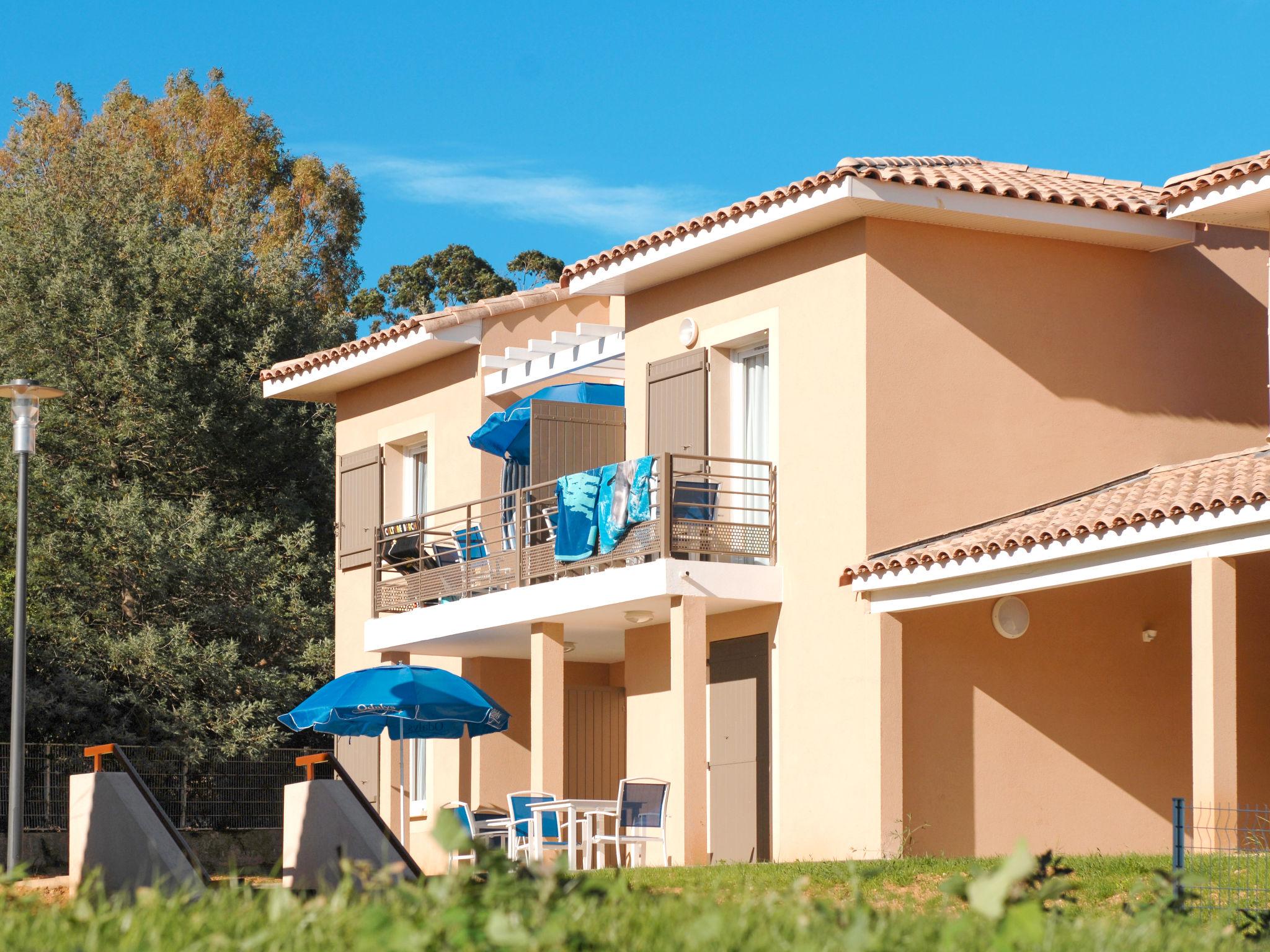 Photo 7 - Appartement de 1 chambre à La Londe-les-Maures avec piscine et terrasse