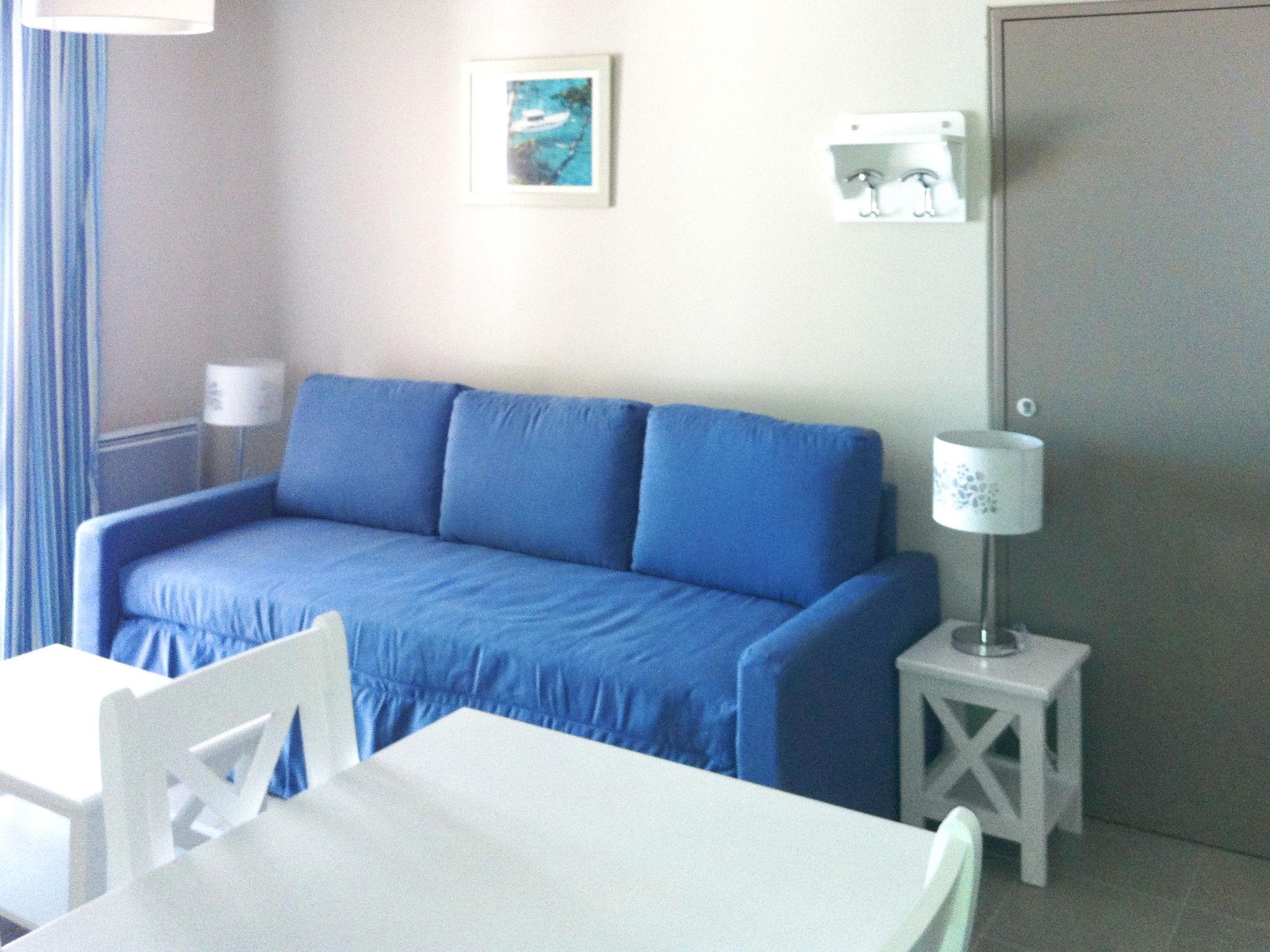 Foto 2 - Apartamento de 2 quartos em La Londe-les-Maures com piscina e vistas do mar