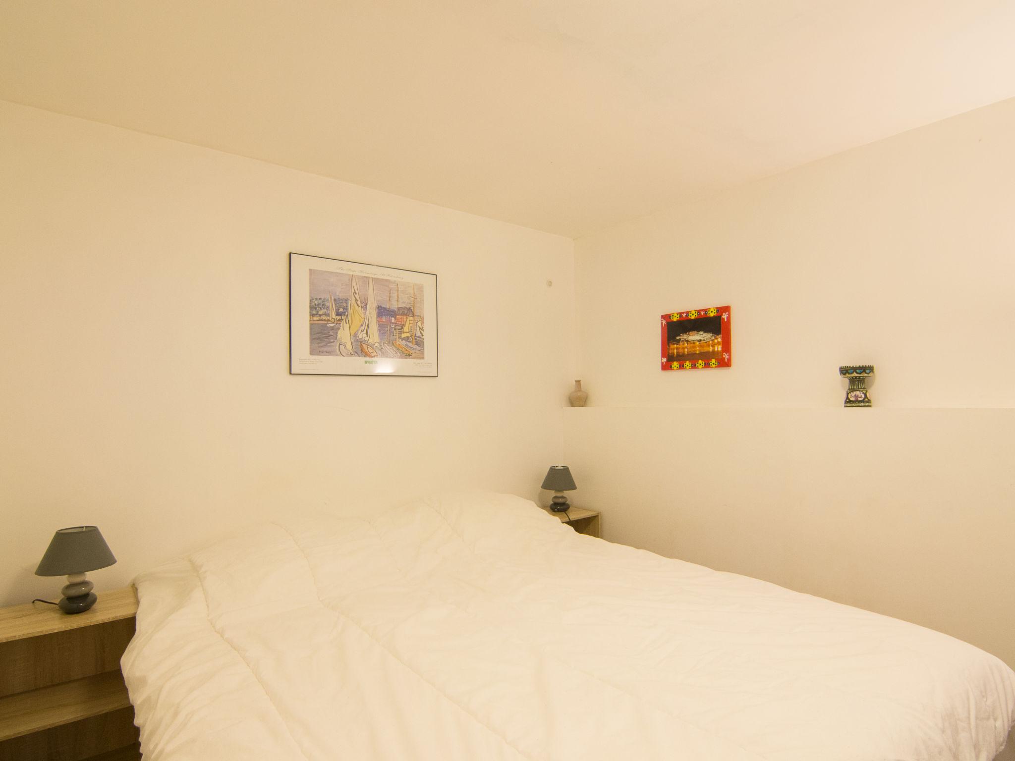 Foto 16 - Apartment mit 1 Schlafzimmer in Trouville-sur-Mer mit blick aufs meer