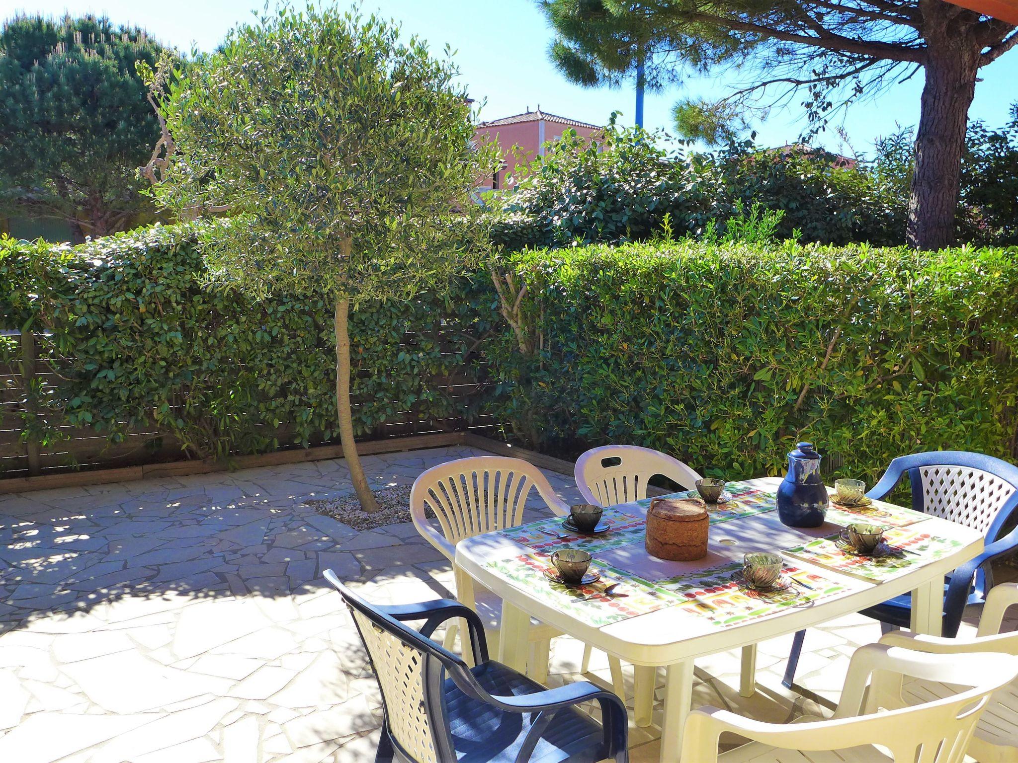 Photo 21 - 2 bedroom House in Narbonne with garden and sea view