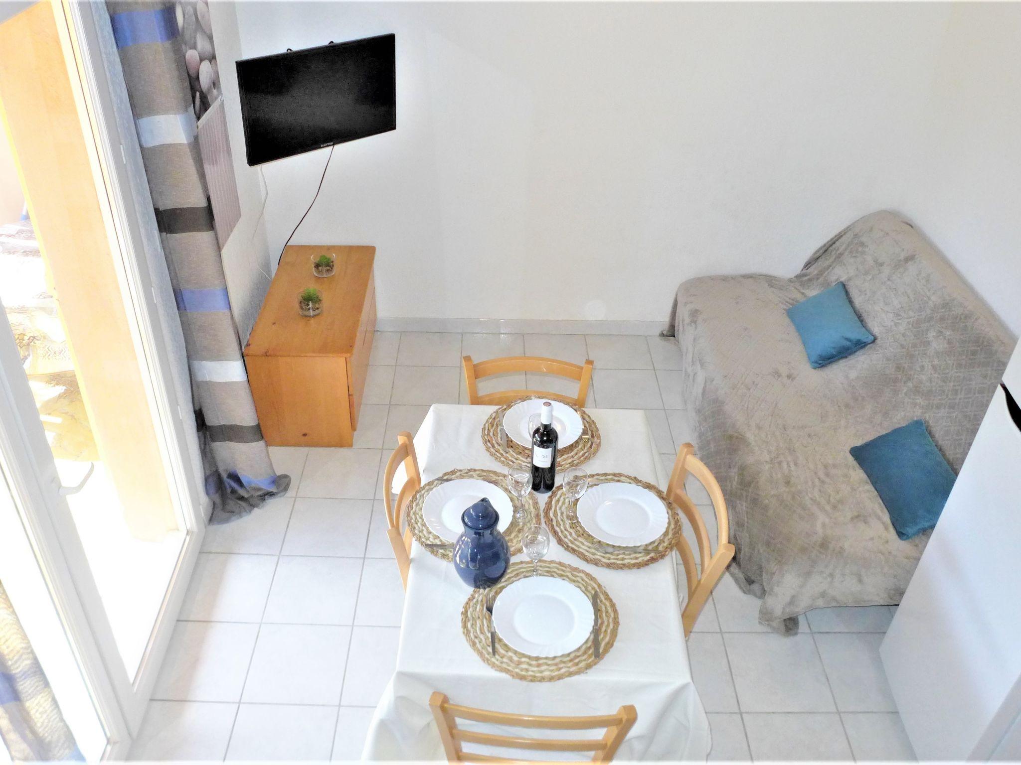 Photo 3 - 2 bedroom House in Narbonne with garden and terrace