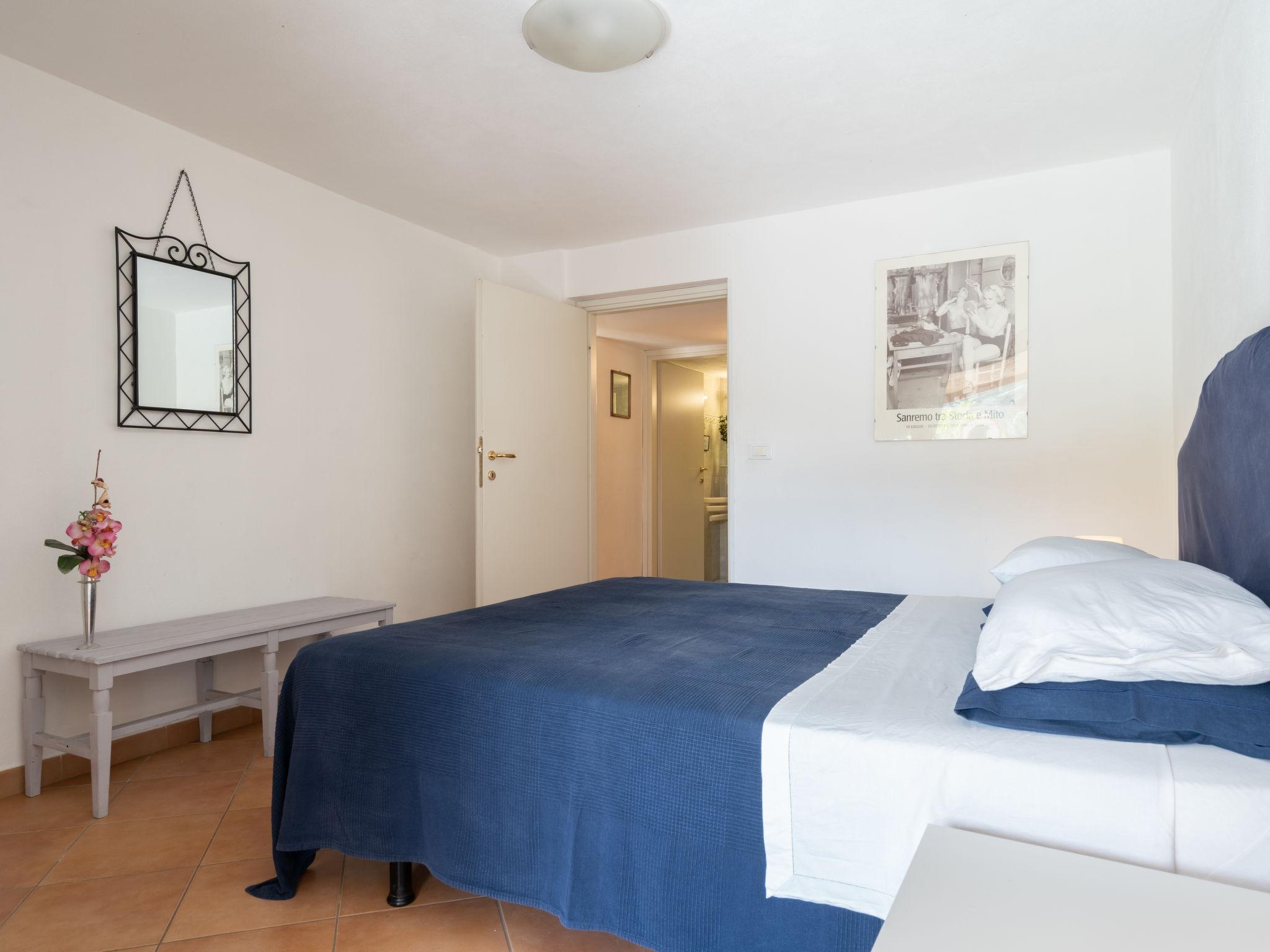 Foto 14 - Casa con 4 camere da letto a Sanremo con giardino e vista mare