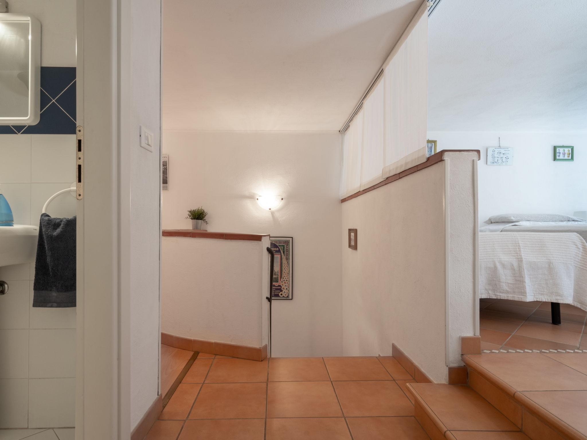 Foto 17 - Casa con 4 camere da letto a Sanremo con giardino e vista mare