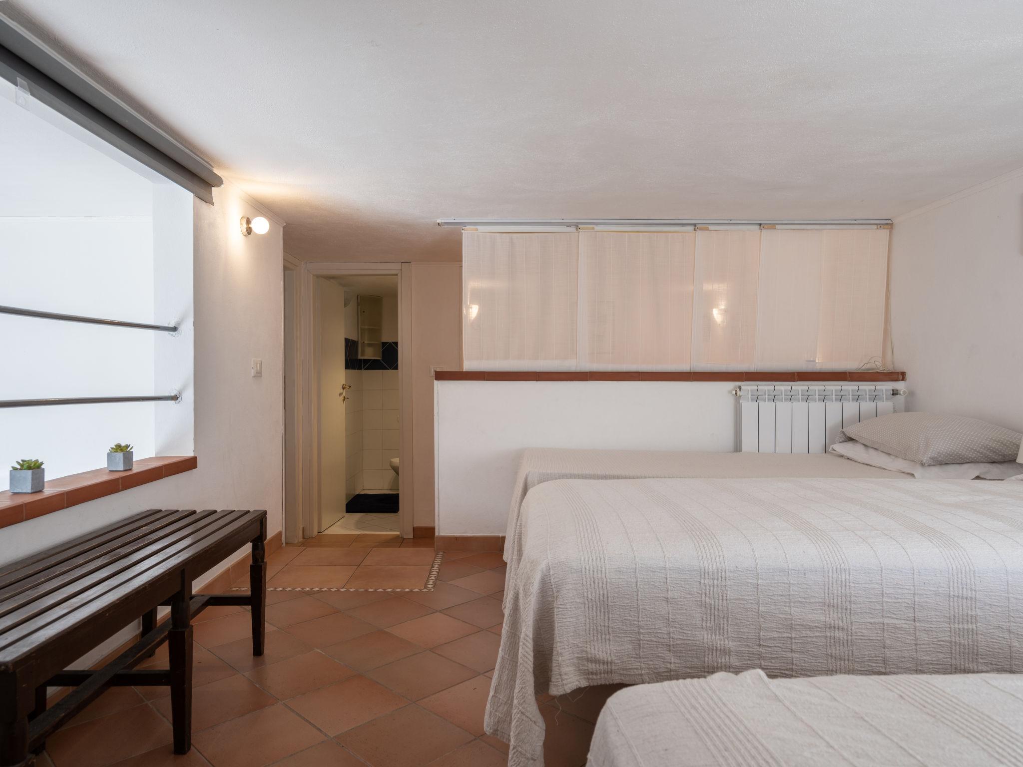 Foto 18 - Casa con 4 camere da letto a Sanremo con giardino e vista mare