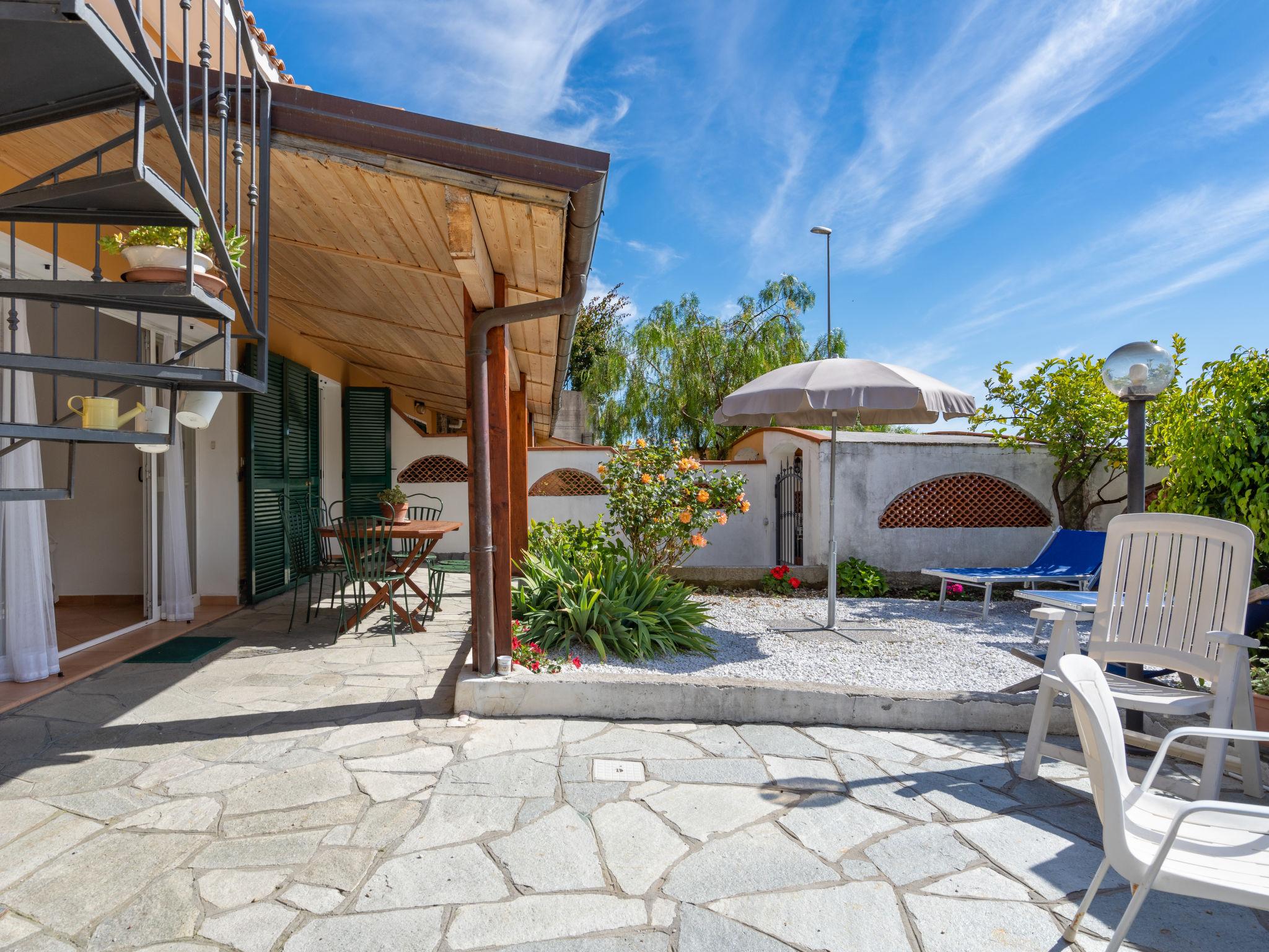 Photo 5 - Maison de 4 chambres à Sanremo avec jardin et terrasse