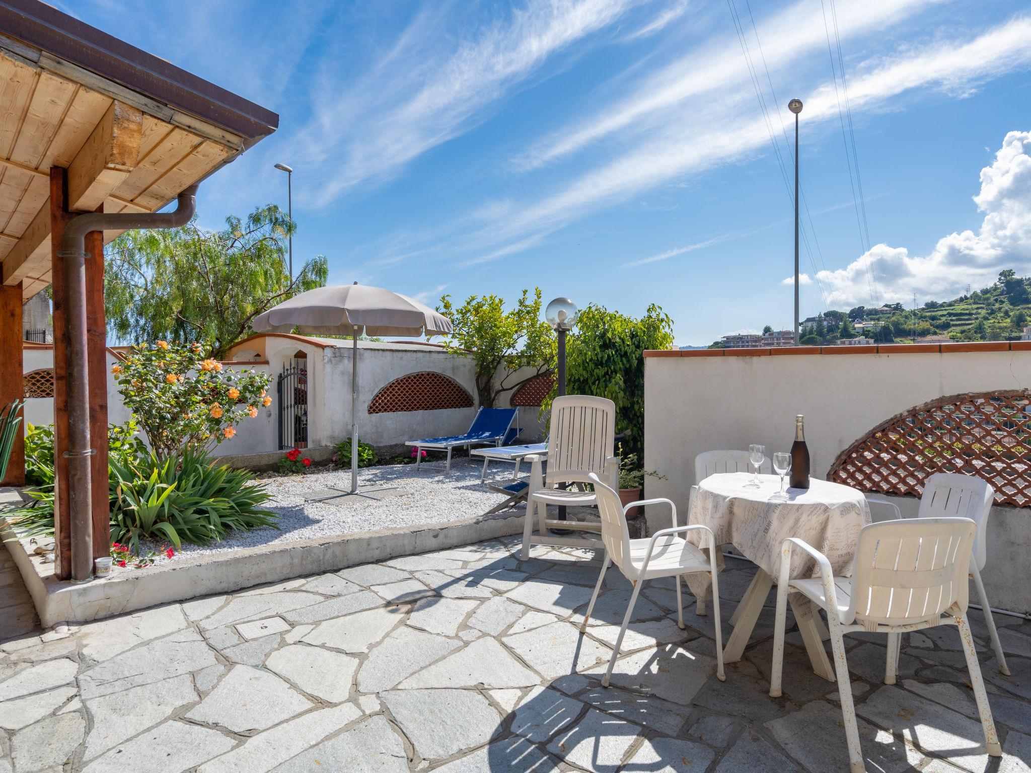Foto 6 - Casa con 4 camere da letto a Sanremo con giardino e vista mare