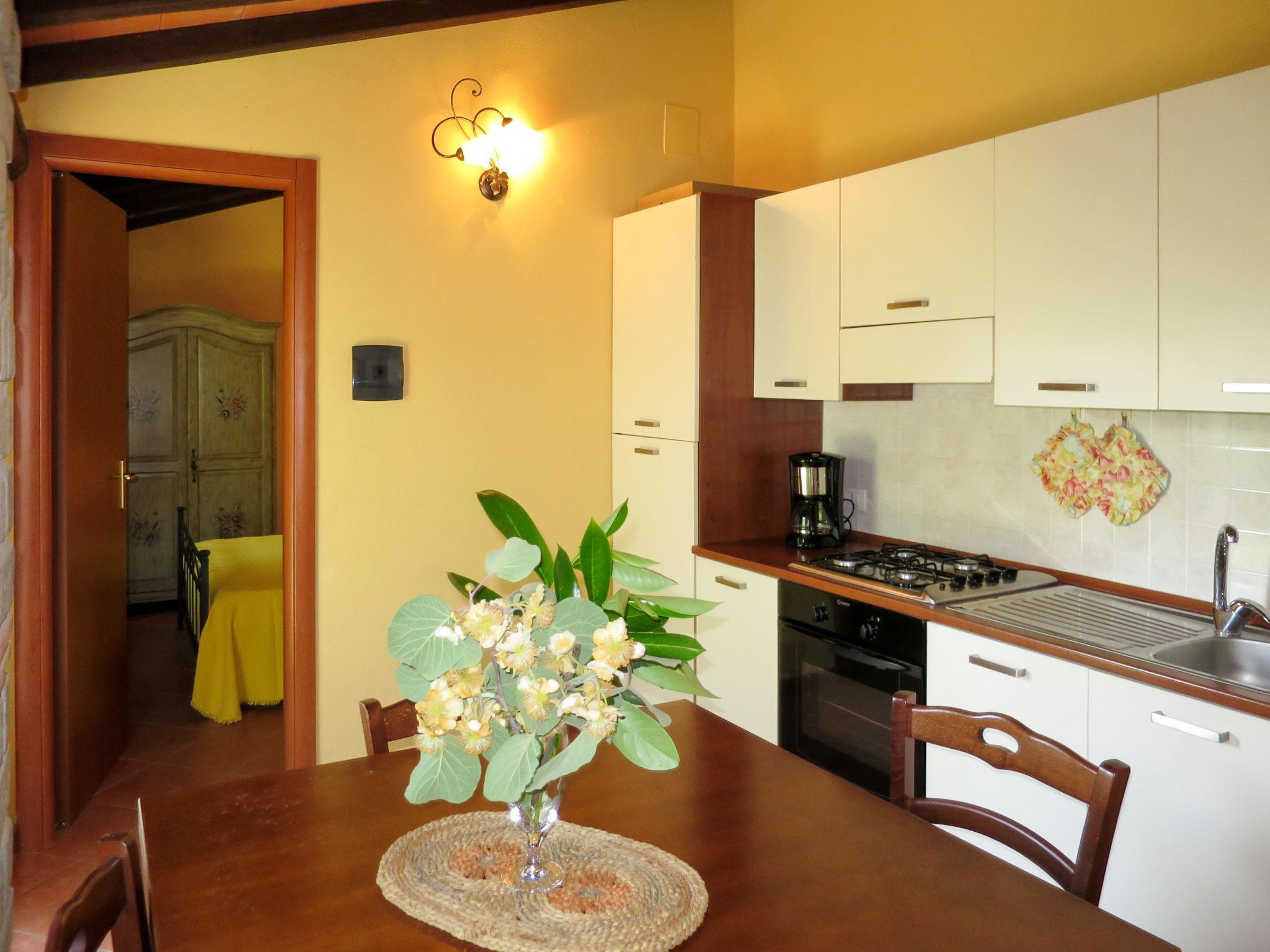 Foto 7 - Casa de 2 quartos em Montefiascone com jardim e terraço