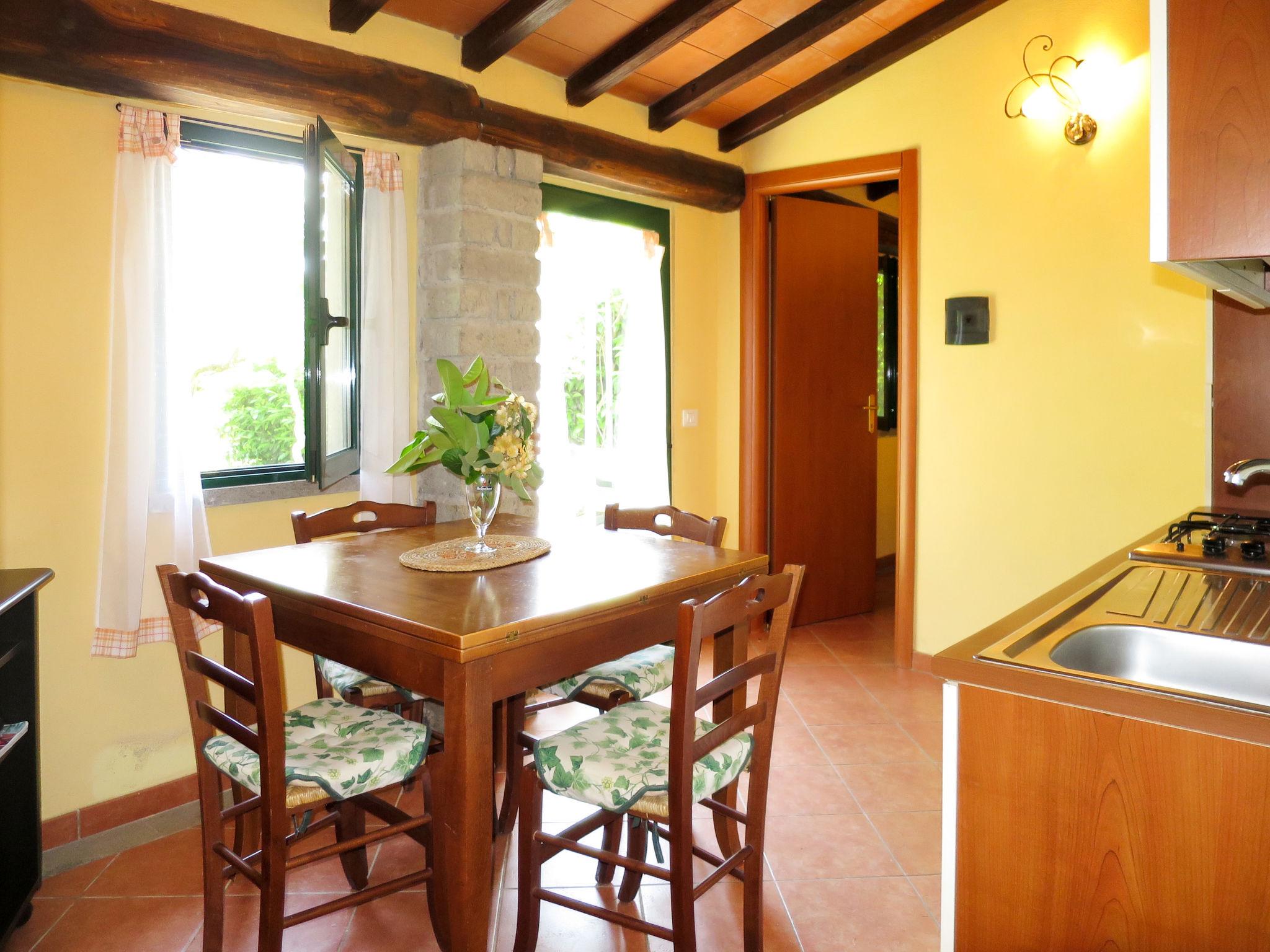 Foto 5 - Casa de 2 habitaciones en Montefiascone con jardín y terraza