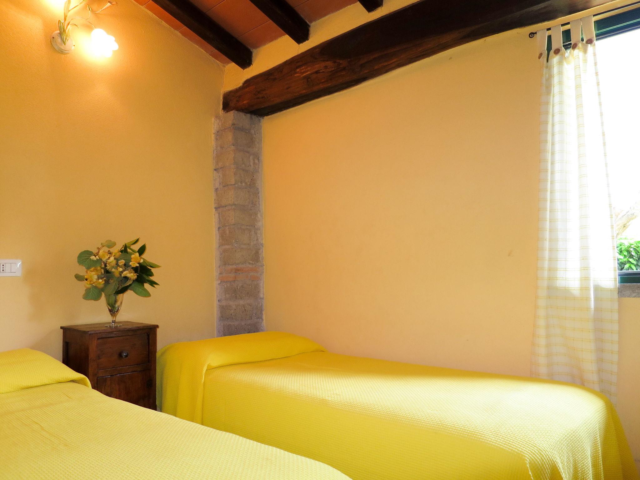 Foto 8 - Haus mit 2 Schlafzimmern in Montefiascone mit garten und terrasse