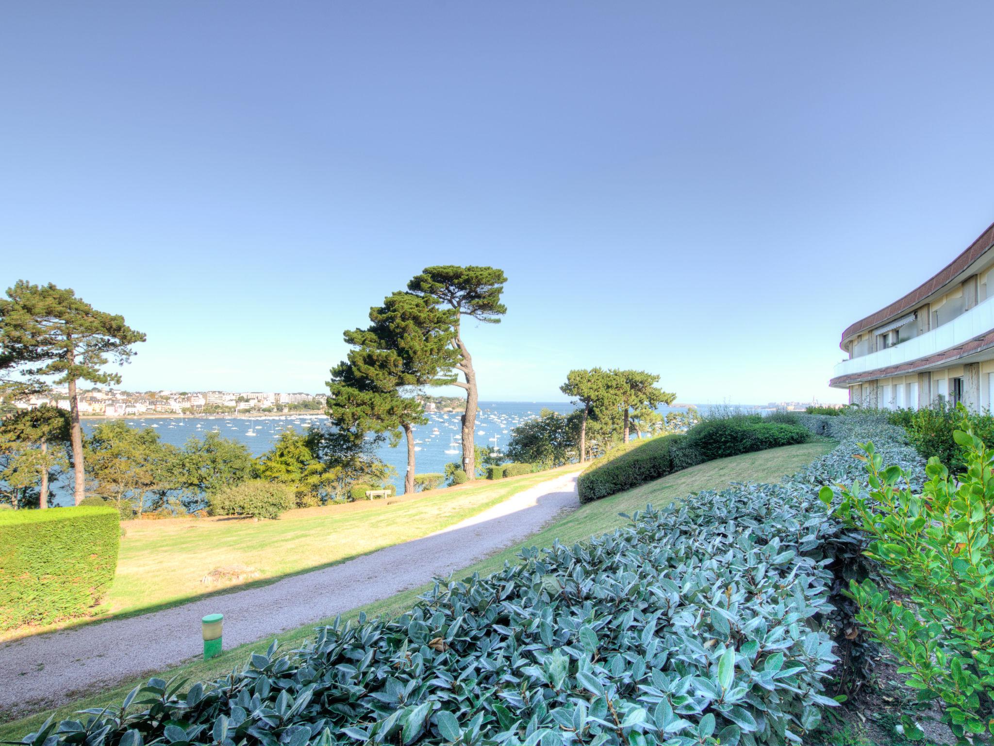 Photo 14 - Appartement de 1 chambre à Dinard avec jardin et terrasse