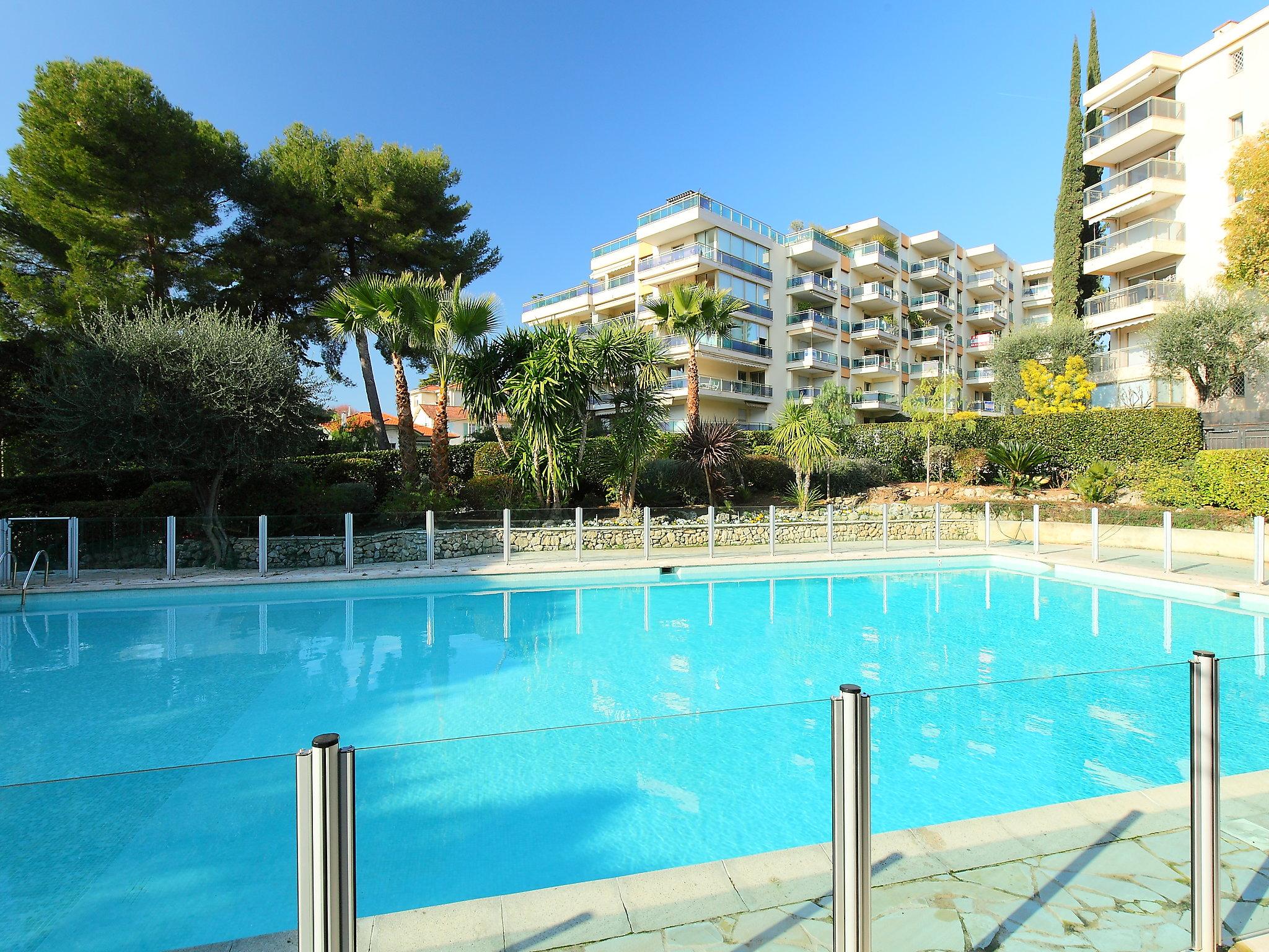 Foto 15 - Apartamento en Cannes con piscina y jardín