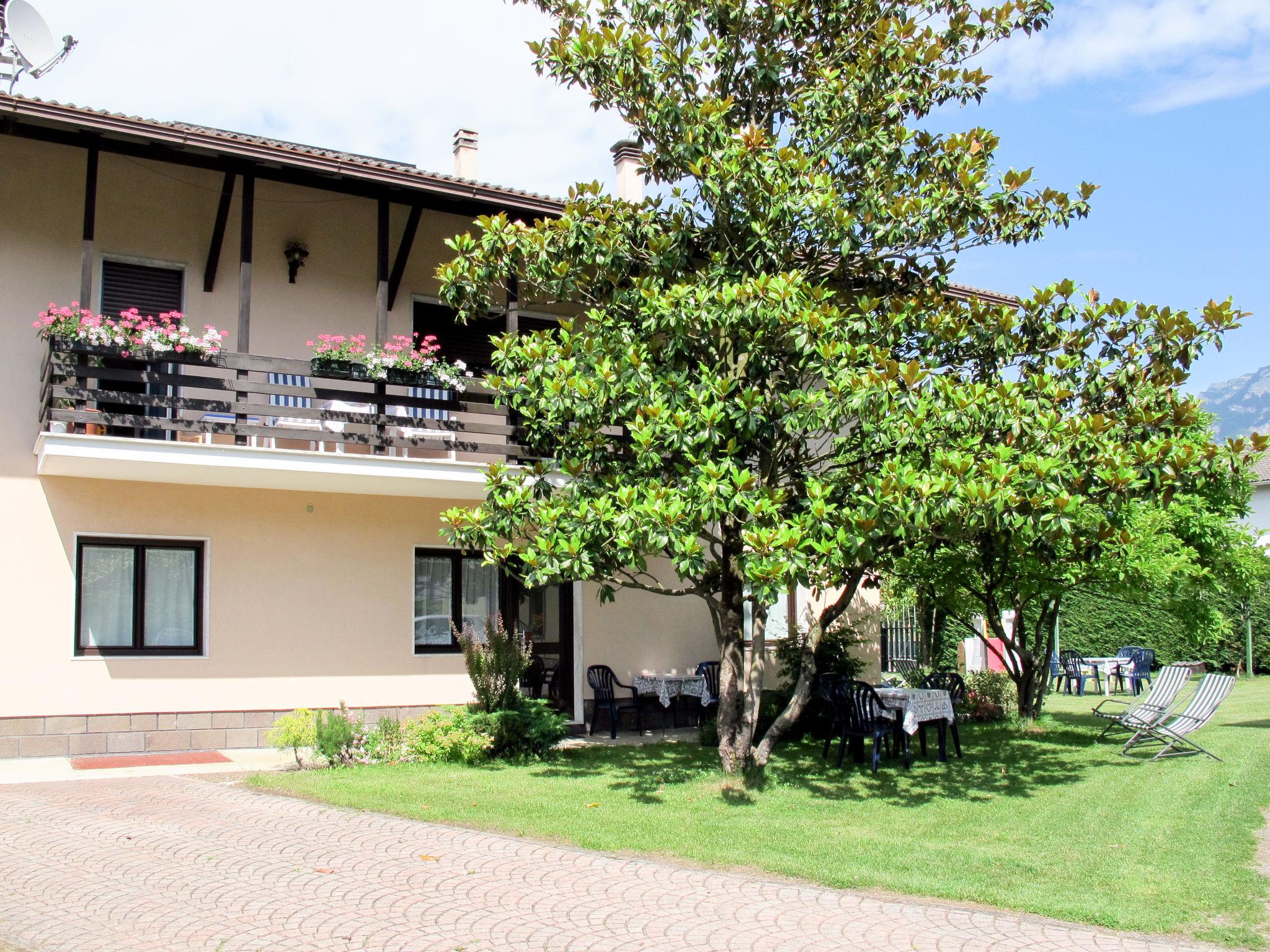 Photo 1 - Appartement de 2 chambres à Caldonazzo avec jardin et vues sur la montagne