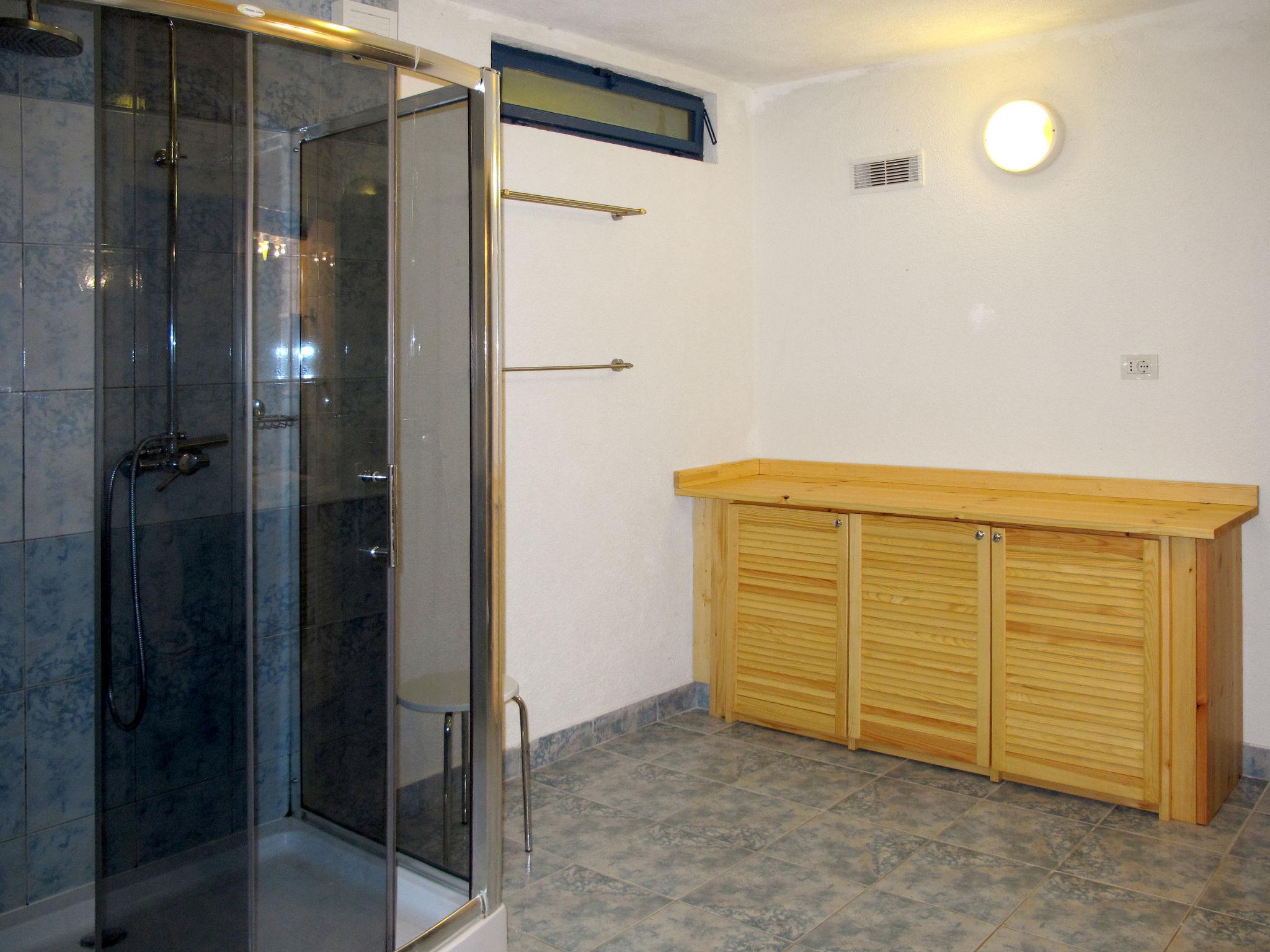 Foto 17 - Casa de 3 quartos em Cres com piscina privada e jardim