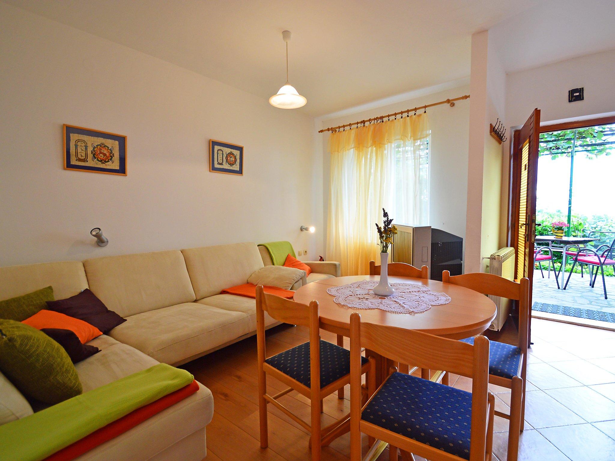 Photo 6 - 1 bedroom Apartment in Lovran with swimming pool and garden