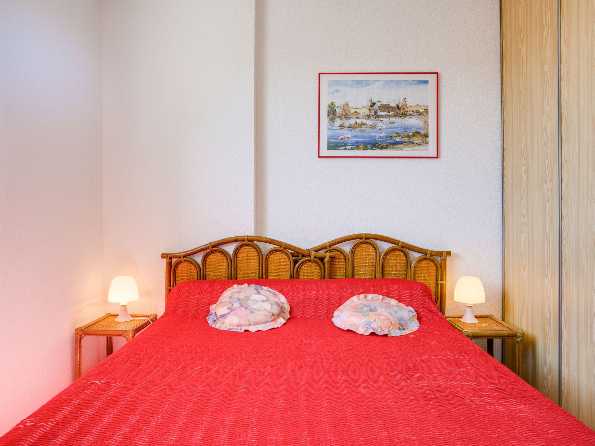 Foto 7 - Appartamento con 1 camera da letto a Le Grau-du-Roi con piscina e vista mare
