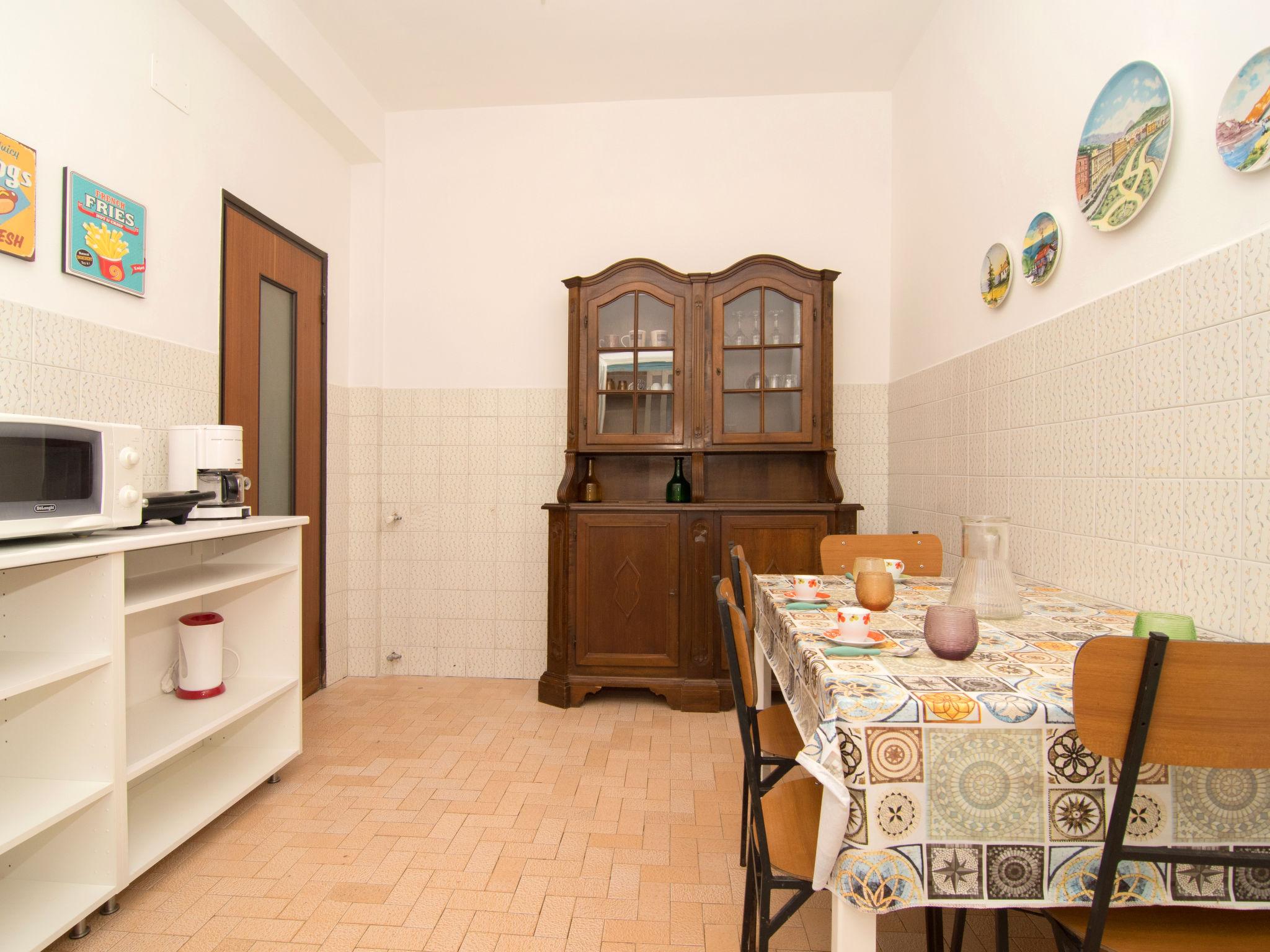 Foto 8 - Apartamento de 3 habitaciones en Sorrento con vistas al mar