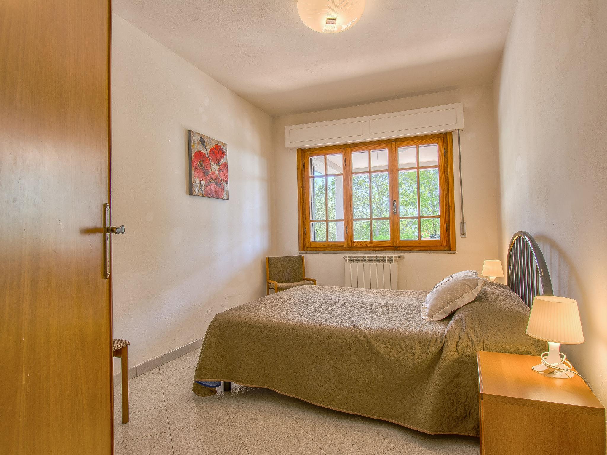 Foto 10 - Appartamento con 2 camere da letto a Casale Marittimo con piscina e vista mare