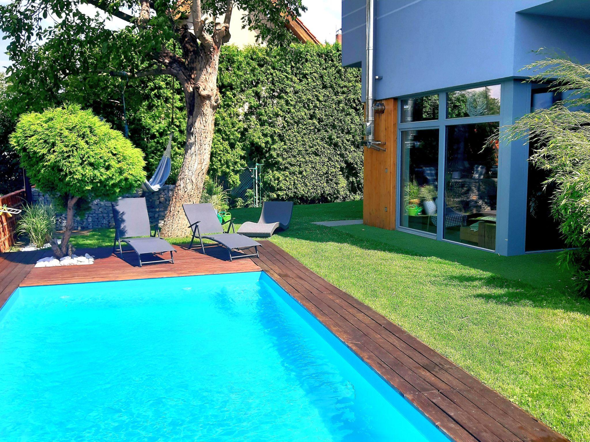 Photo 18 - 4 bedroom House in Prague with private pool and garden