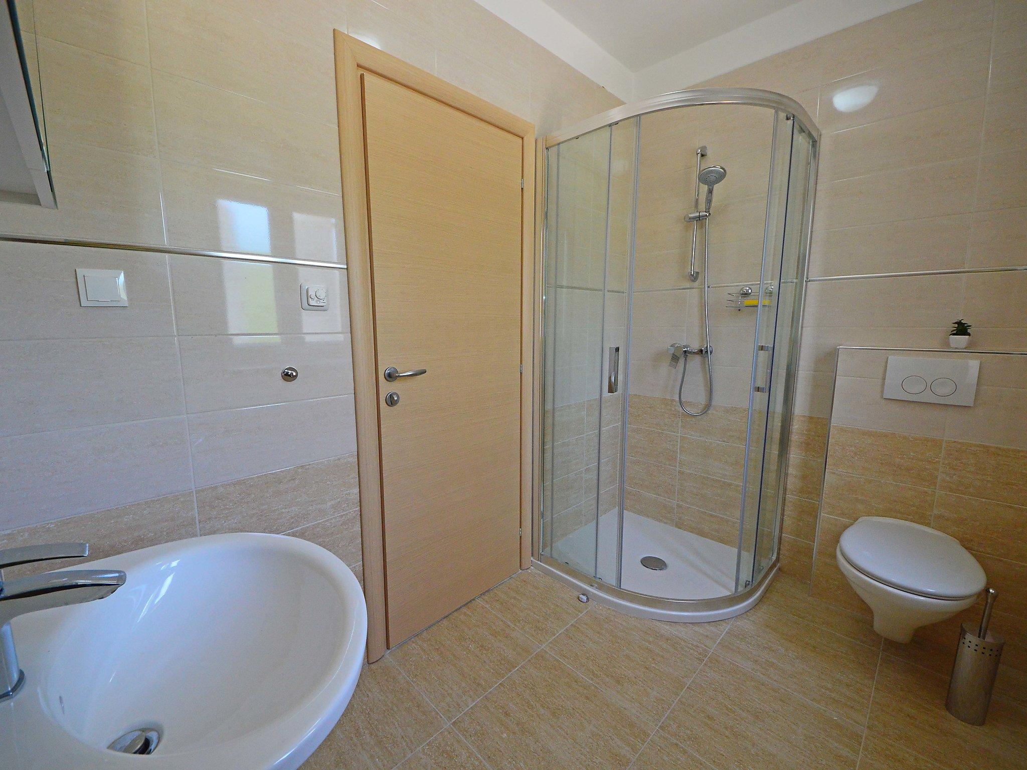 Photo 16 - 2 bedroom Apartment in Dobrinj with sea view