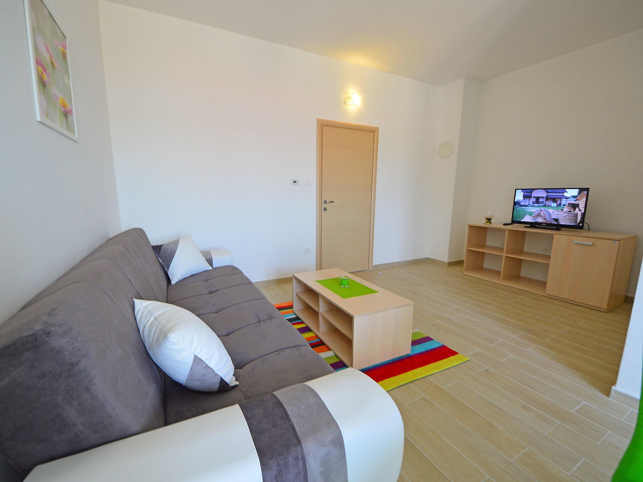 Foto 8 - Apartamento de 2 habitaciones en Dobrinj con vistas al mar