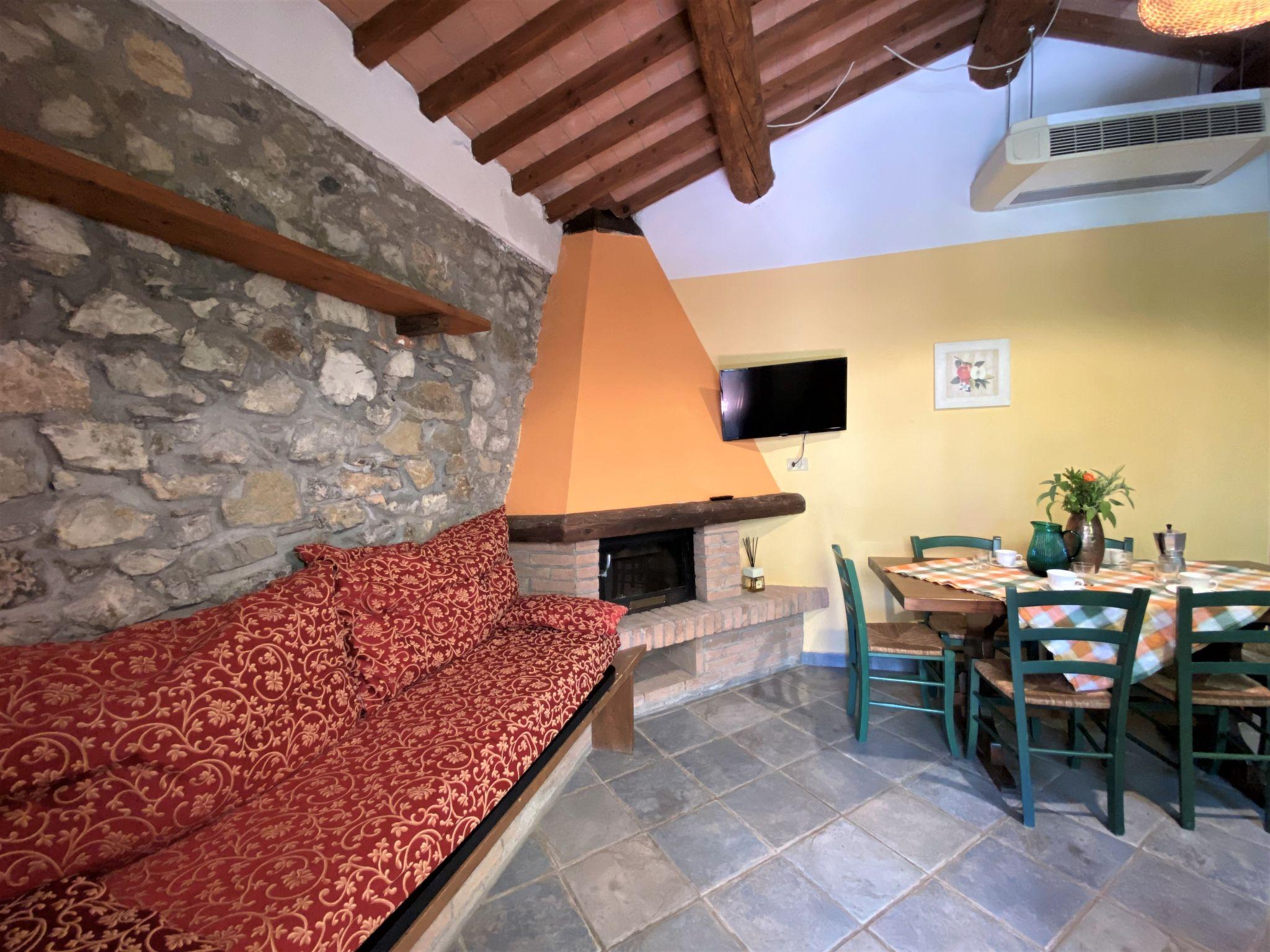 Photo 8 - 2 bedroom House in Riparbella with swimming pool and garden