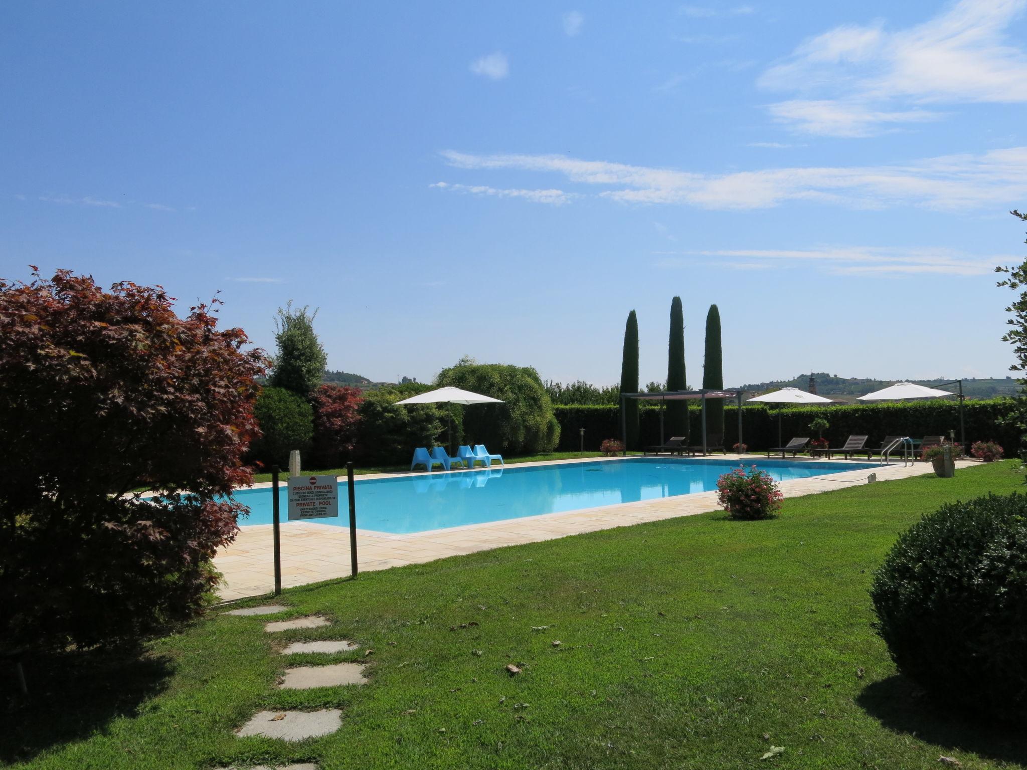 Foto 2 - Casa de 3 habitaciones en Costigliole d'Asti con piscina privada y jardín