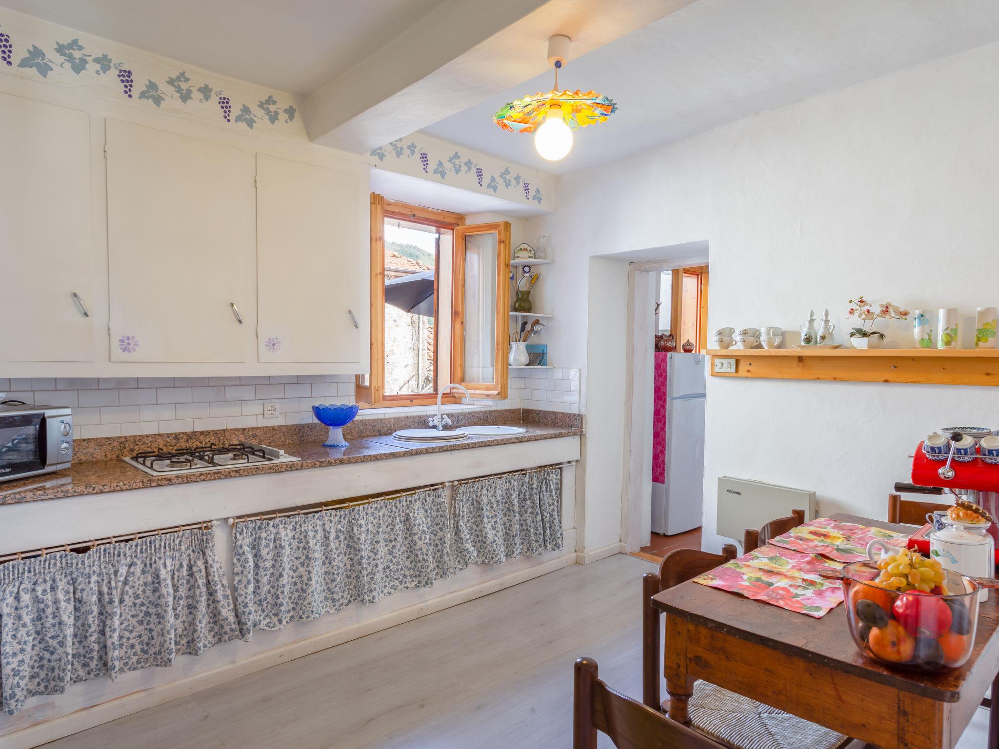 Photo 5 - 4 bedroom House in Bagni di Lucca with private pool and garden