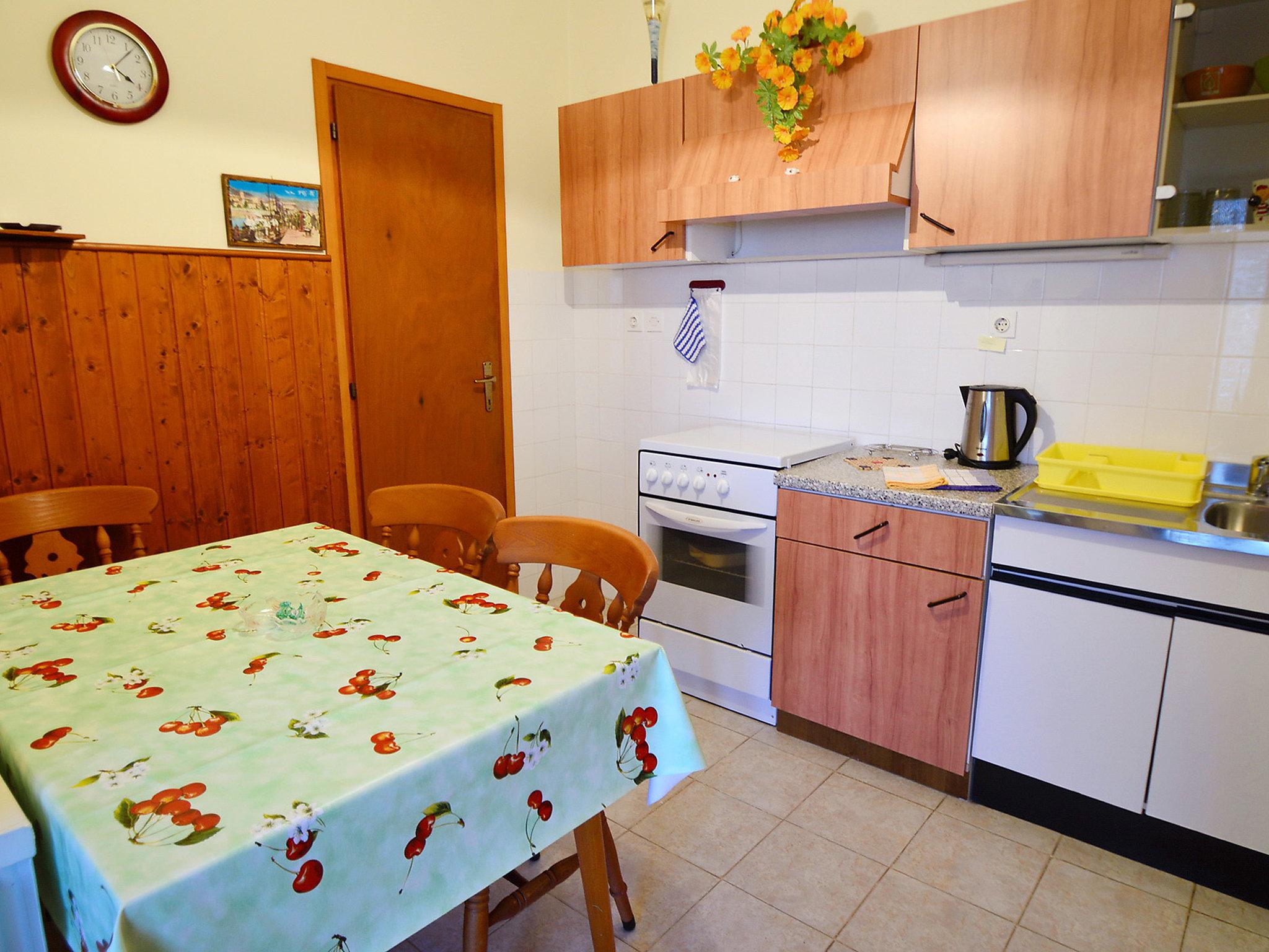 Photo 3 - 1 bedroom Apartment in Opatija with garden and terrace