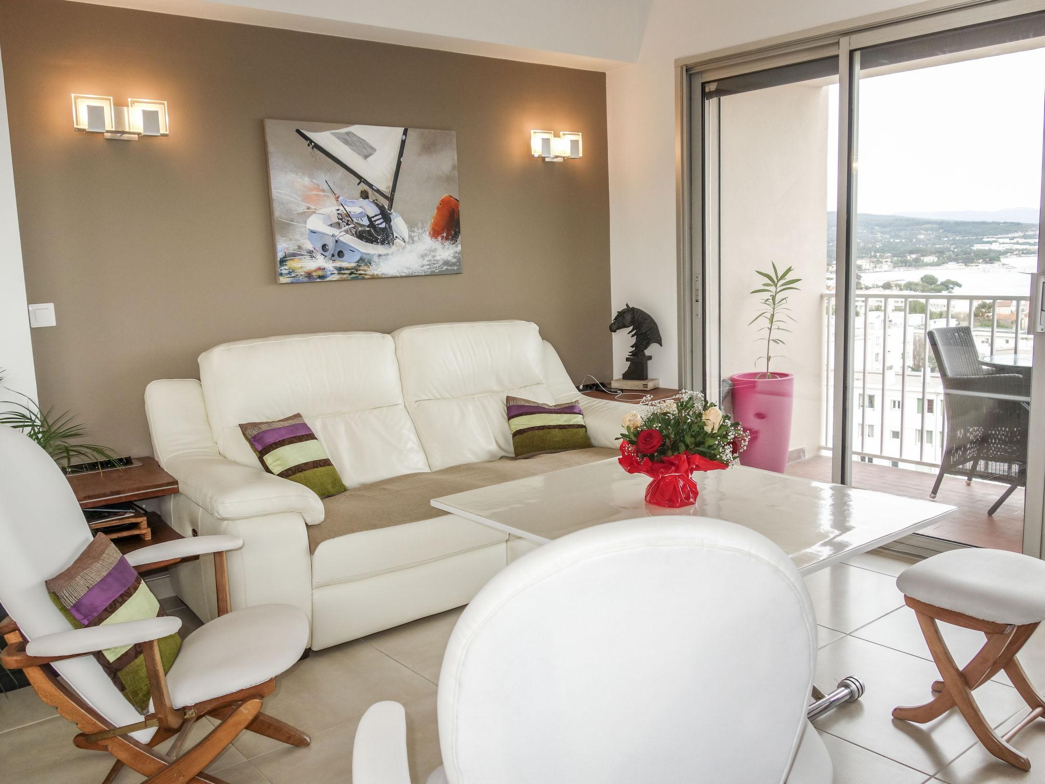 Photo 6 - Appartement de 2 chambres à La Ciotat avec terrasse et vues à la mer