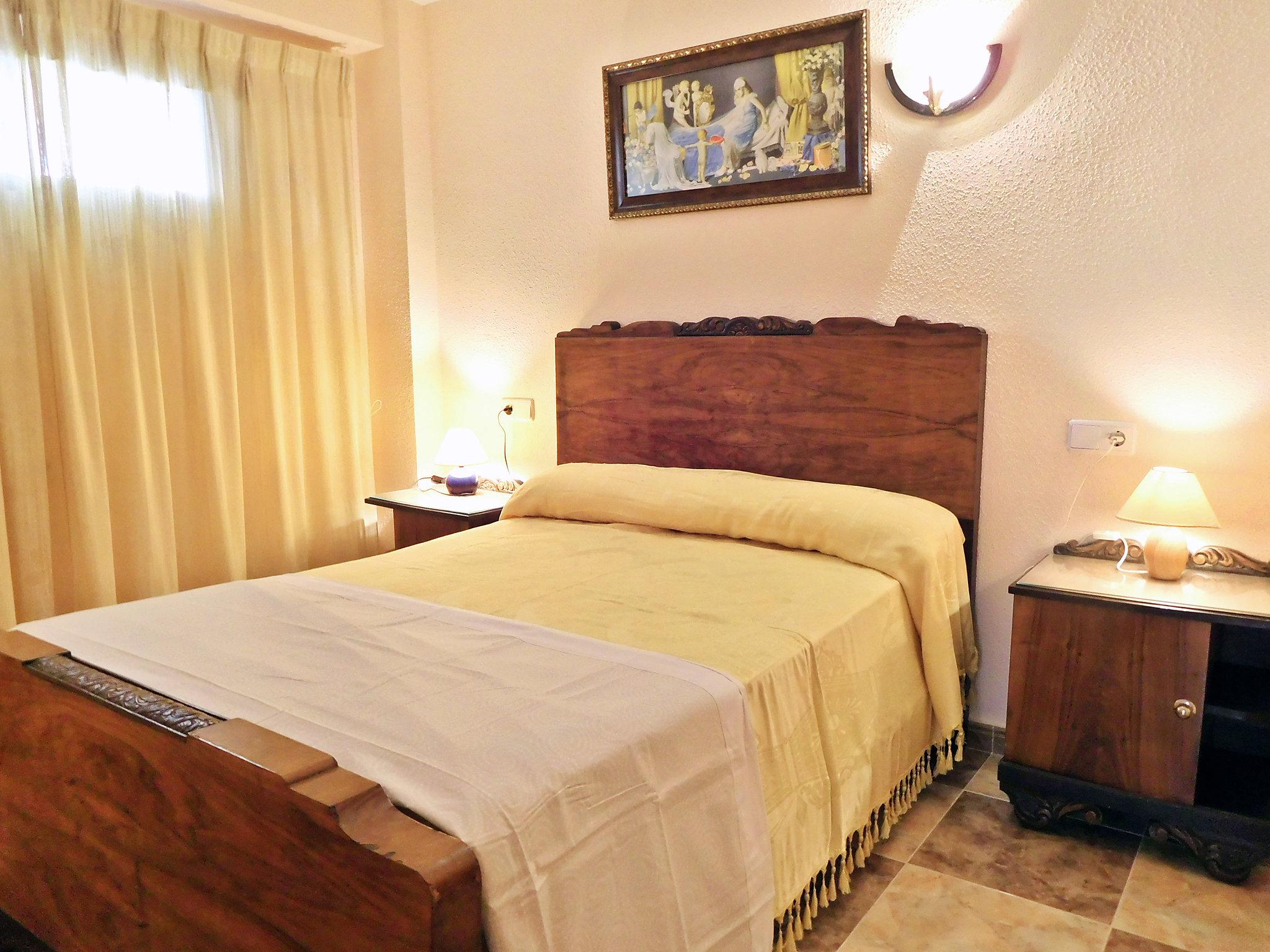 Foto 10 - Appartamento con 2 camere da letto a Benidorm con piscina e terrazza