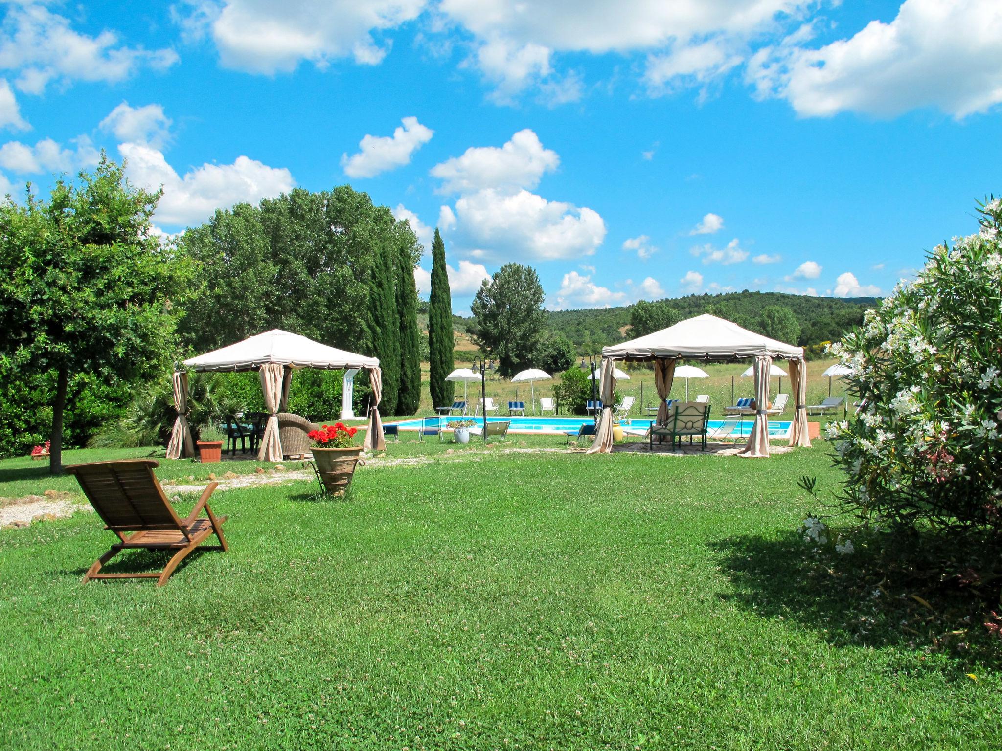 Photo 15 - 1 bedroom Apartment in Massa Marittima with swimming pool and garden