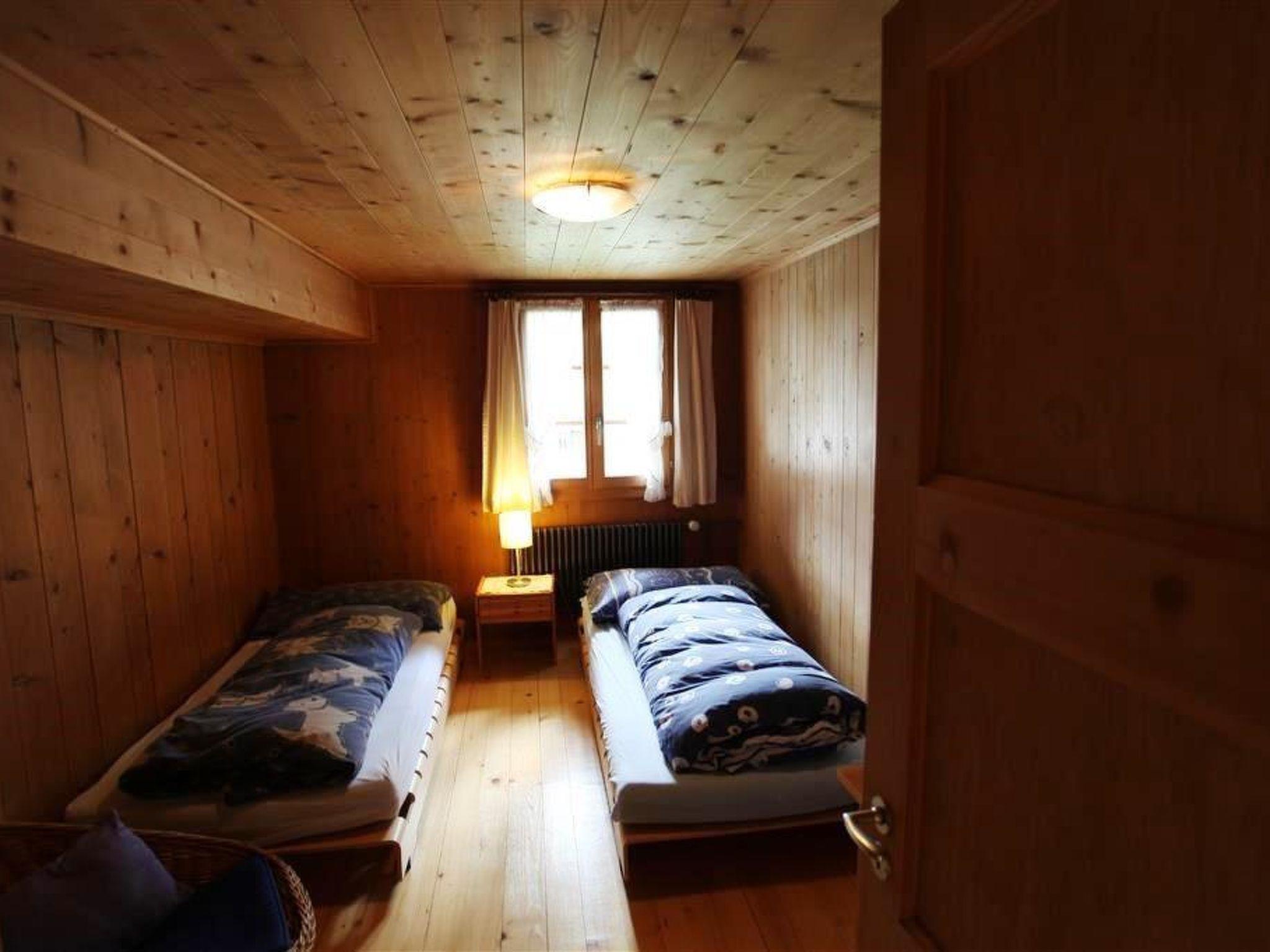 Foto 15 - Apartamento de 4 habitaciones en Saanen