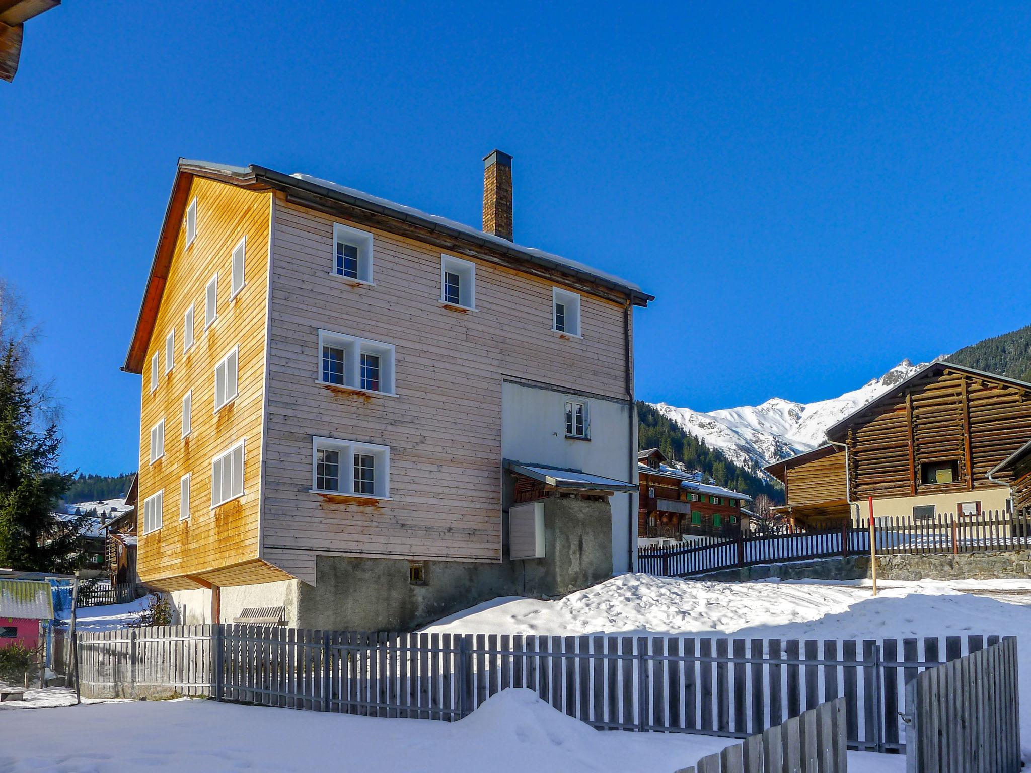 Foto 32 - Appartamento con 4 camere da letto a Disentis/Mustér con terrazza e vista sulle montagne