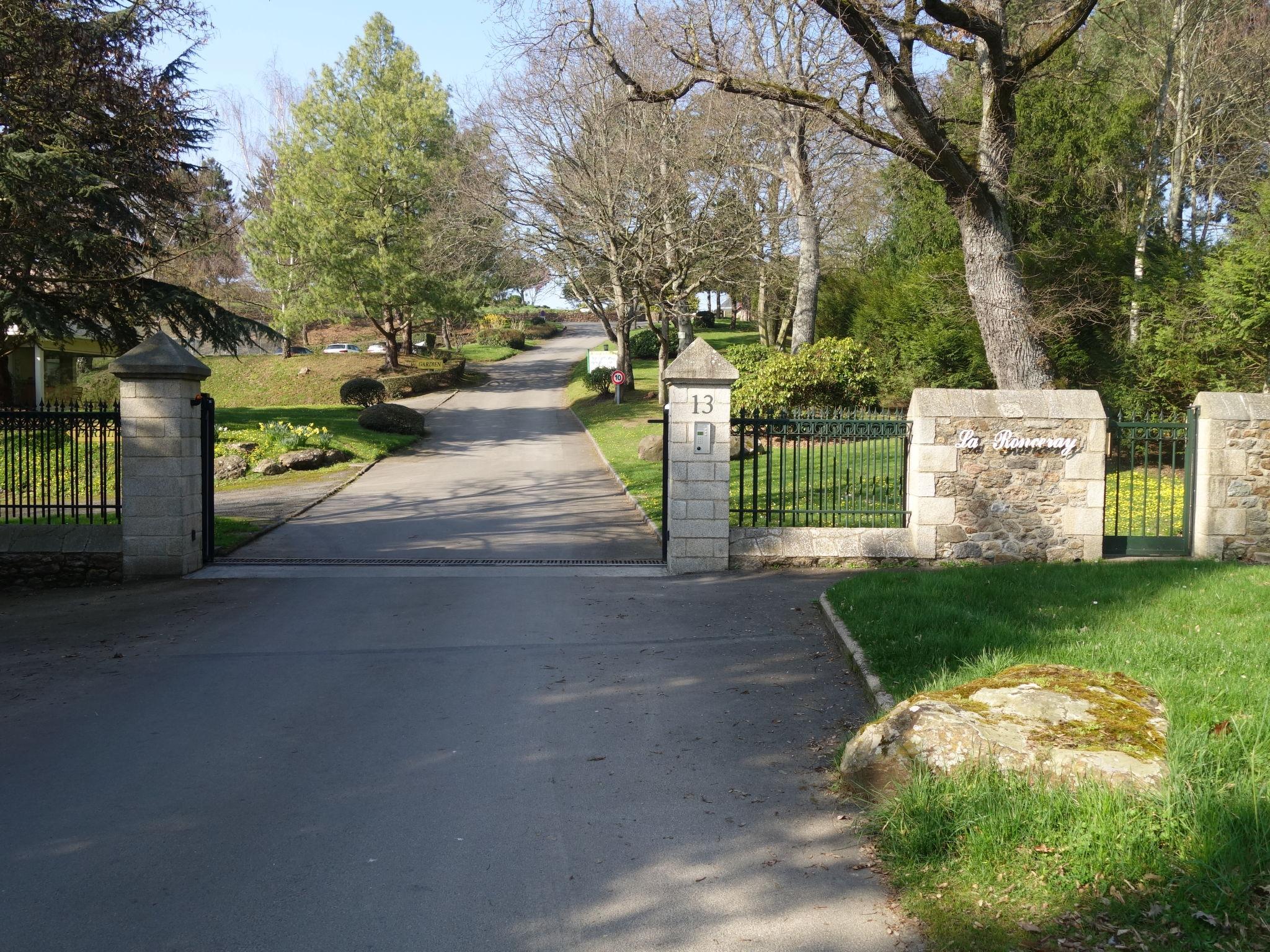 Foto 14 - Appartamento a Dinard con giardino e vista mare