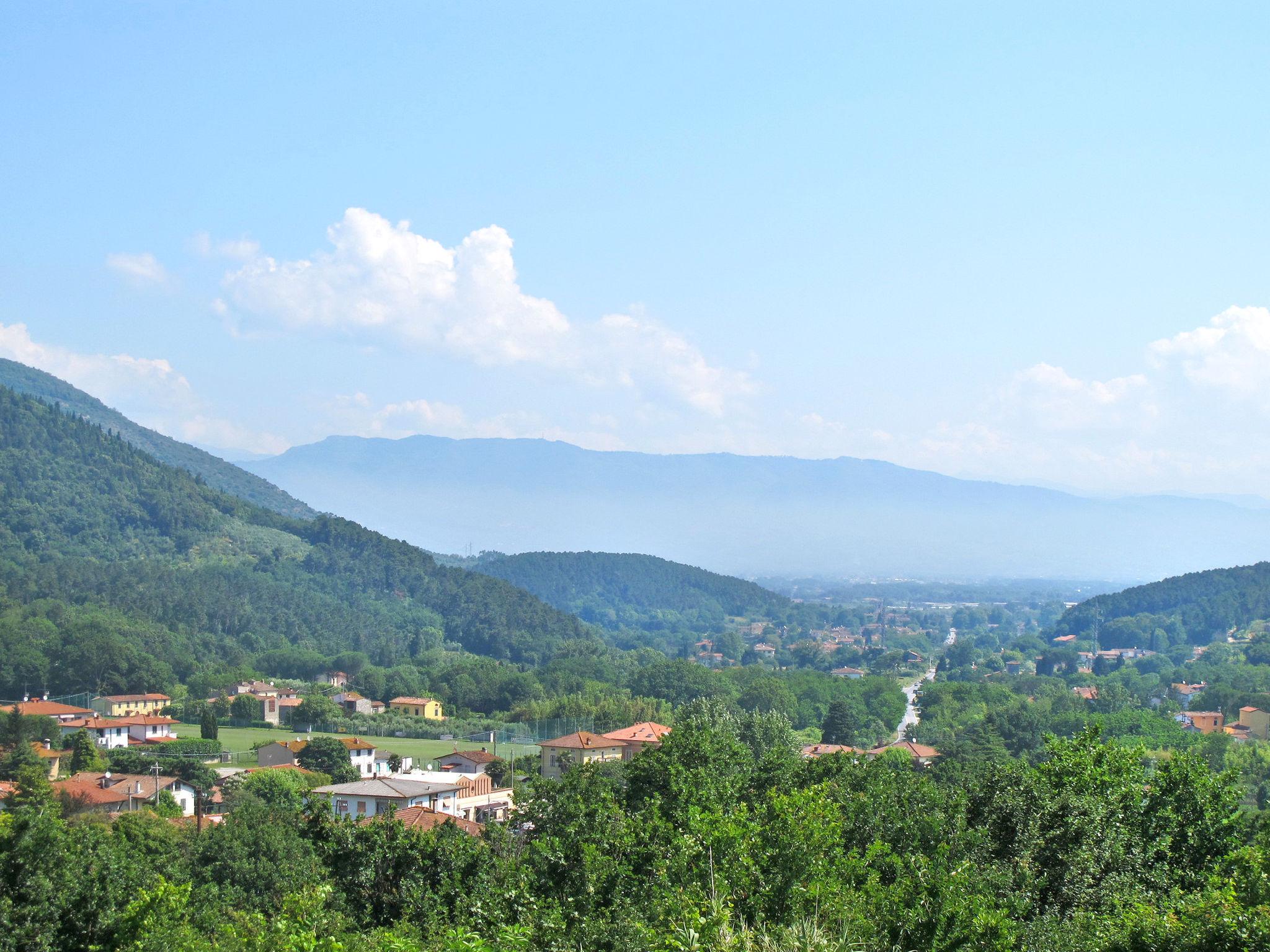 Photo 5 - 4 bedroom House in Lucca with garden and terrace