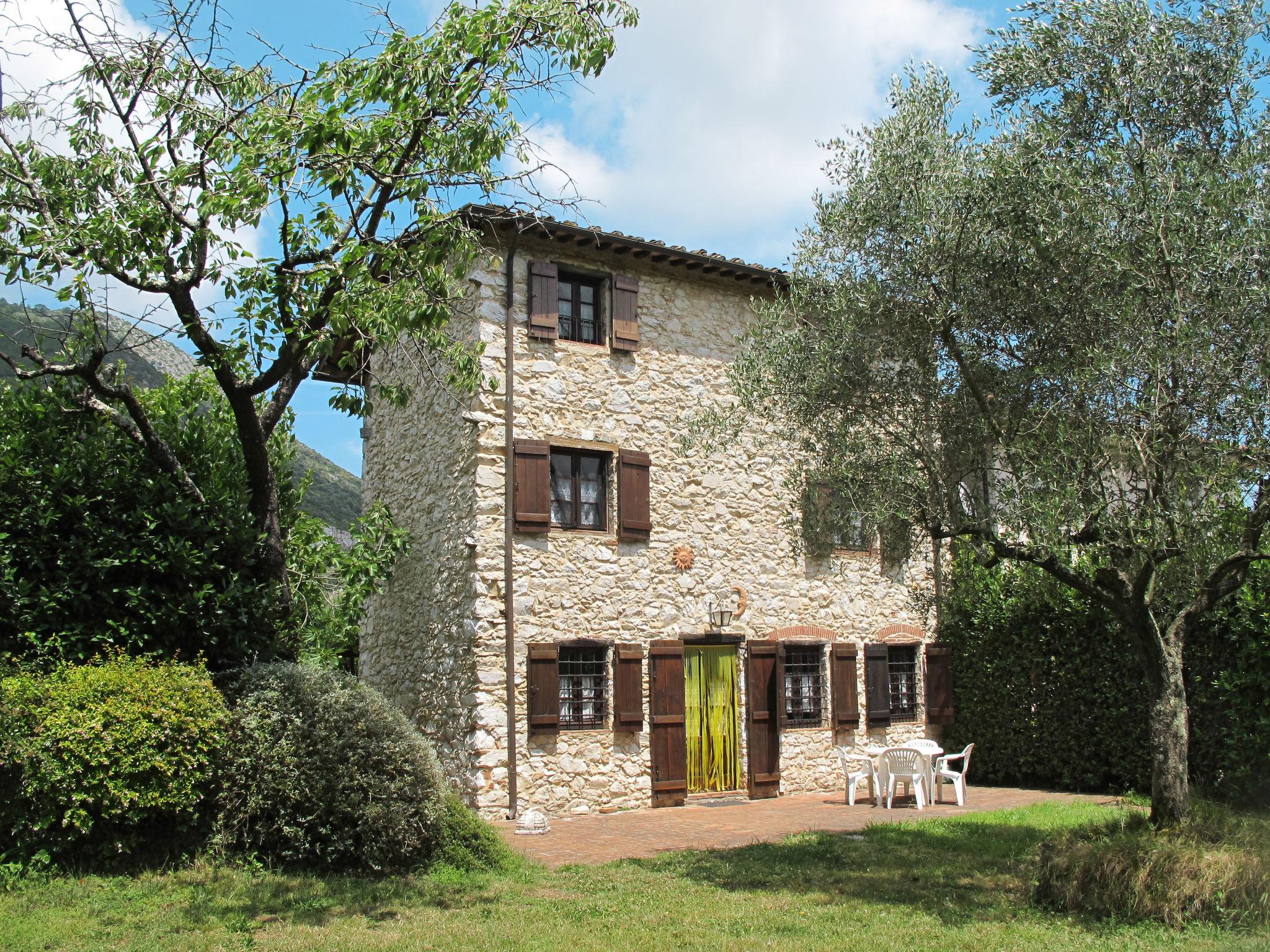 Foto 21 - Casa de 4 quartos em Lucca com jardim e terraço