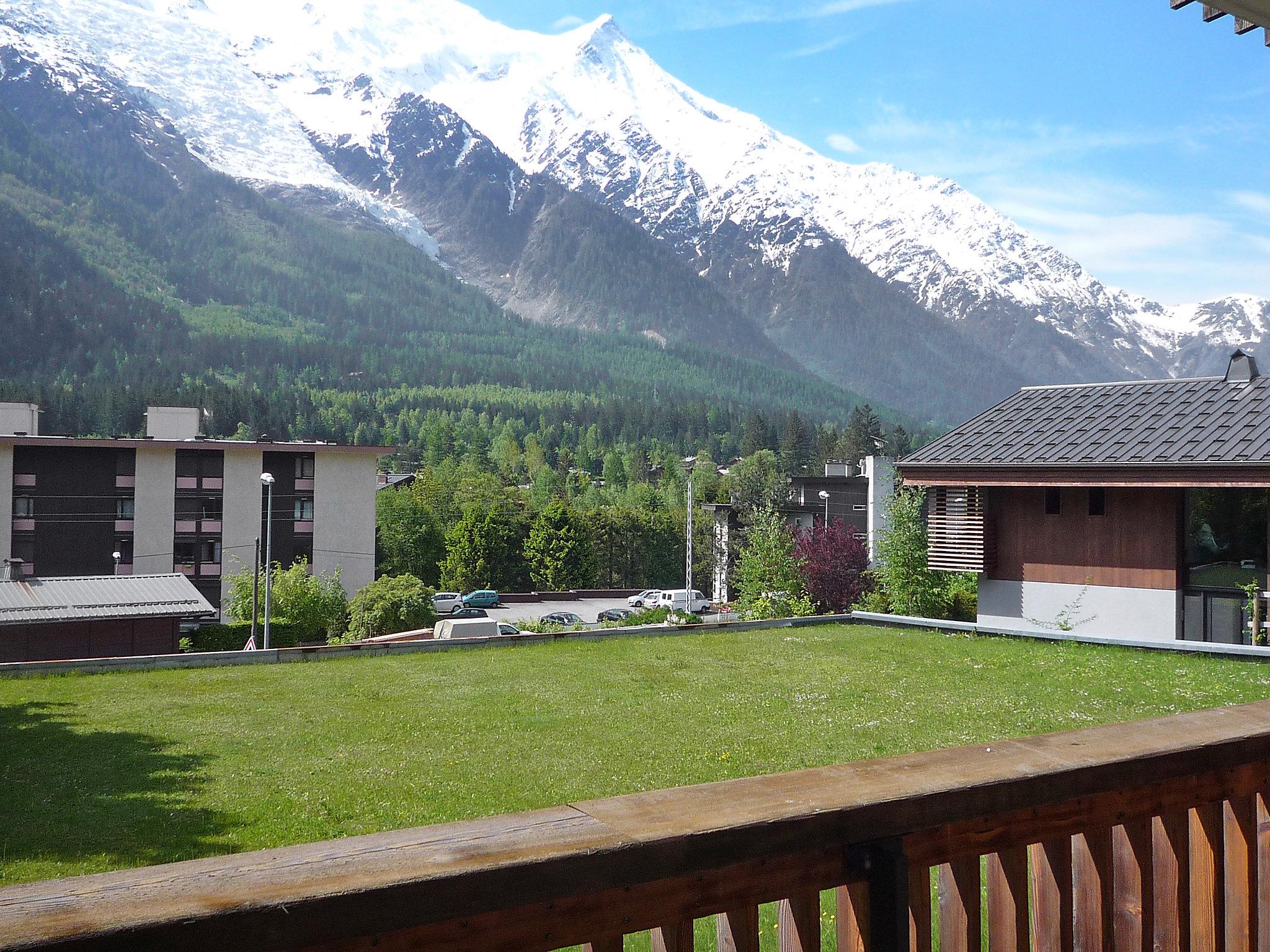 Foto 11 - Apartment mit 1 Schlafzimmer in Chamonix-Mont-Blanc mit blick auf die berge