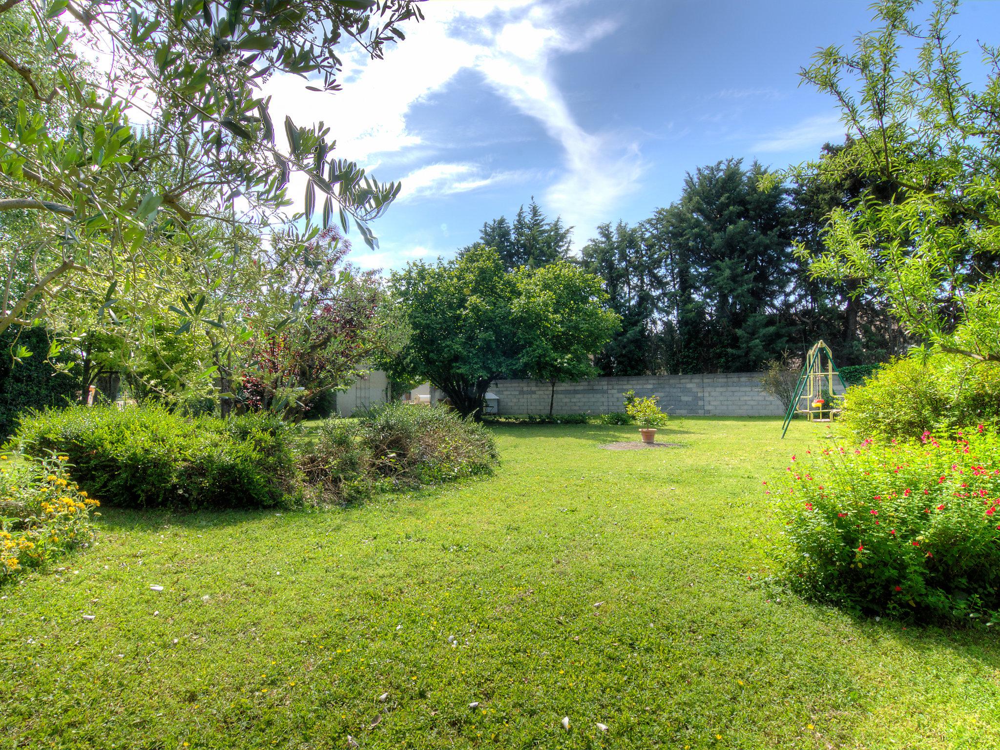 Photo 23 - Maison de 2 chambres à Noves avec piscine privée et terrasse