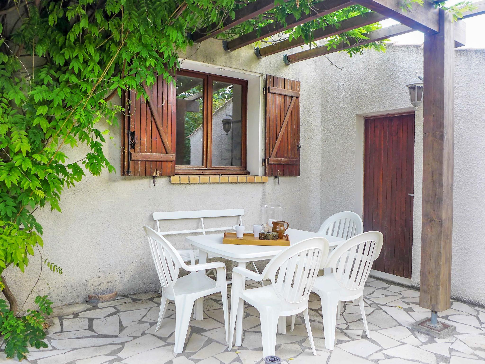 Photo 19 - 2 bedroom House in Salles-d'Aude with garden and terrace