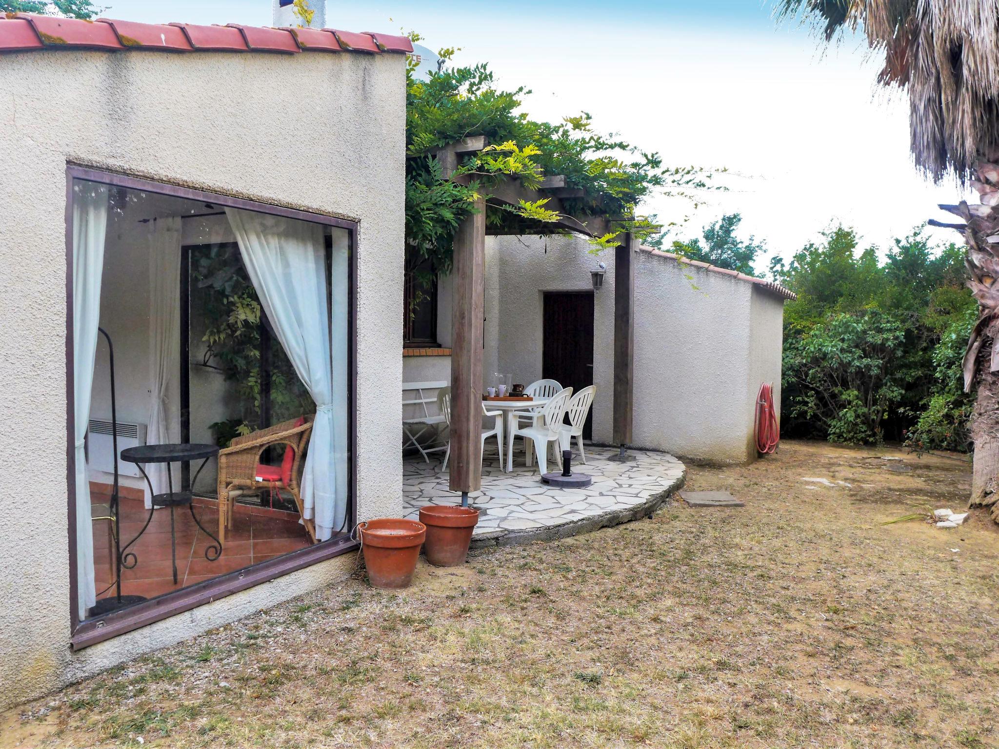 Photo 28 - 2 bedroom House in Salles-d'Aude with garden and terrace