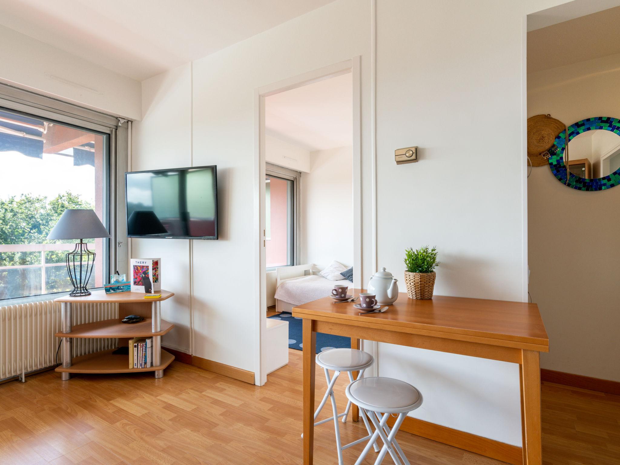 Foto 6 - Apartment mit 1 Schlafzimmer in Biarritz mit schwimmbad und blick aufs meer