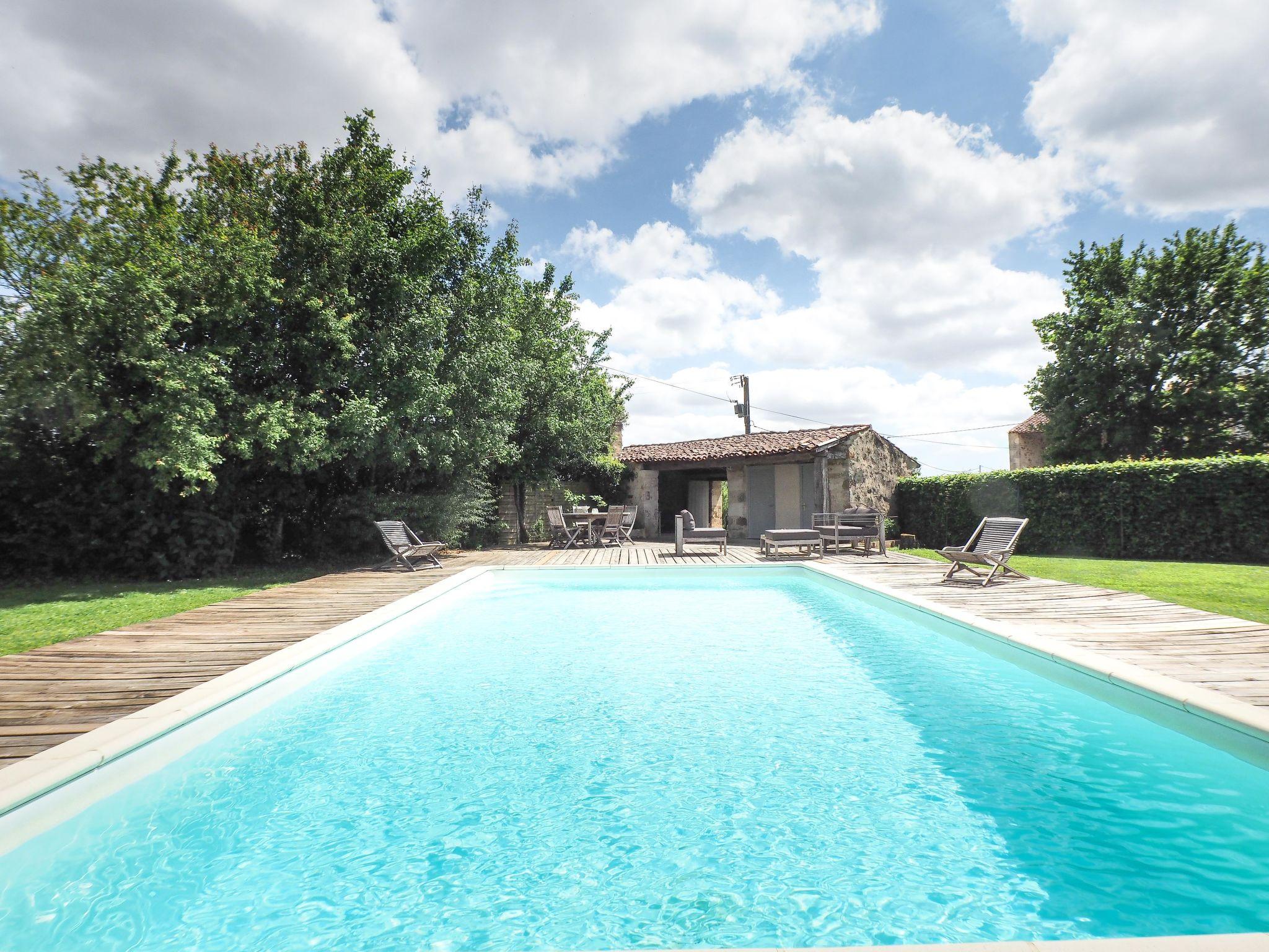 Foto 1 - Casa de 3 quartos em Saint-Laurent-de-la-Salle com piscina e jardim